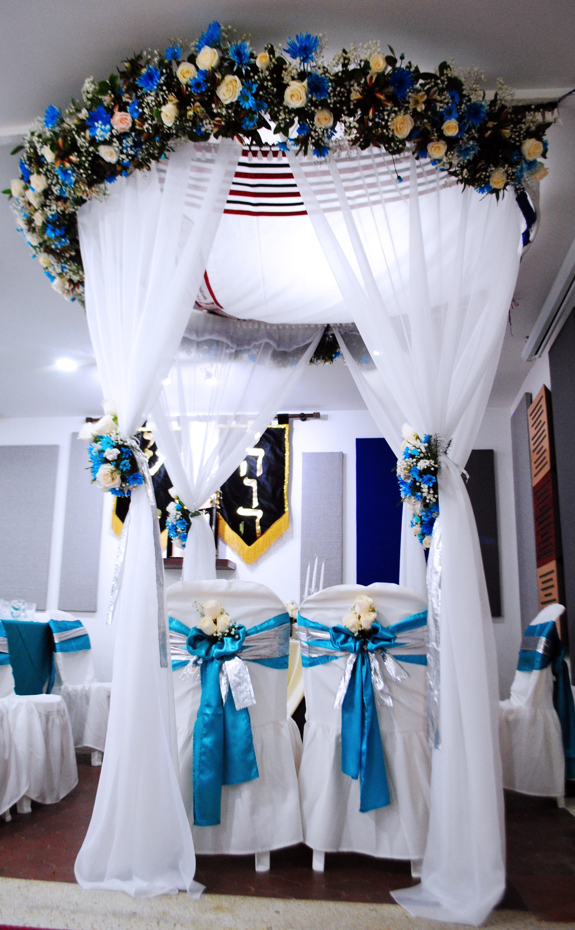 marry, roses, no people, coathanger, ceremony, wedding, nuptials, yeshua, palio bridal, love, blue, grooms, whites, indoors, hanging, wedding ceremony, Phone HD Wallpaper