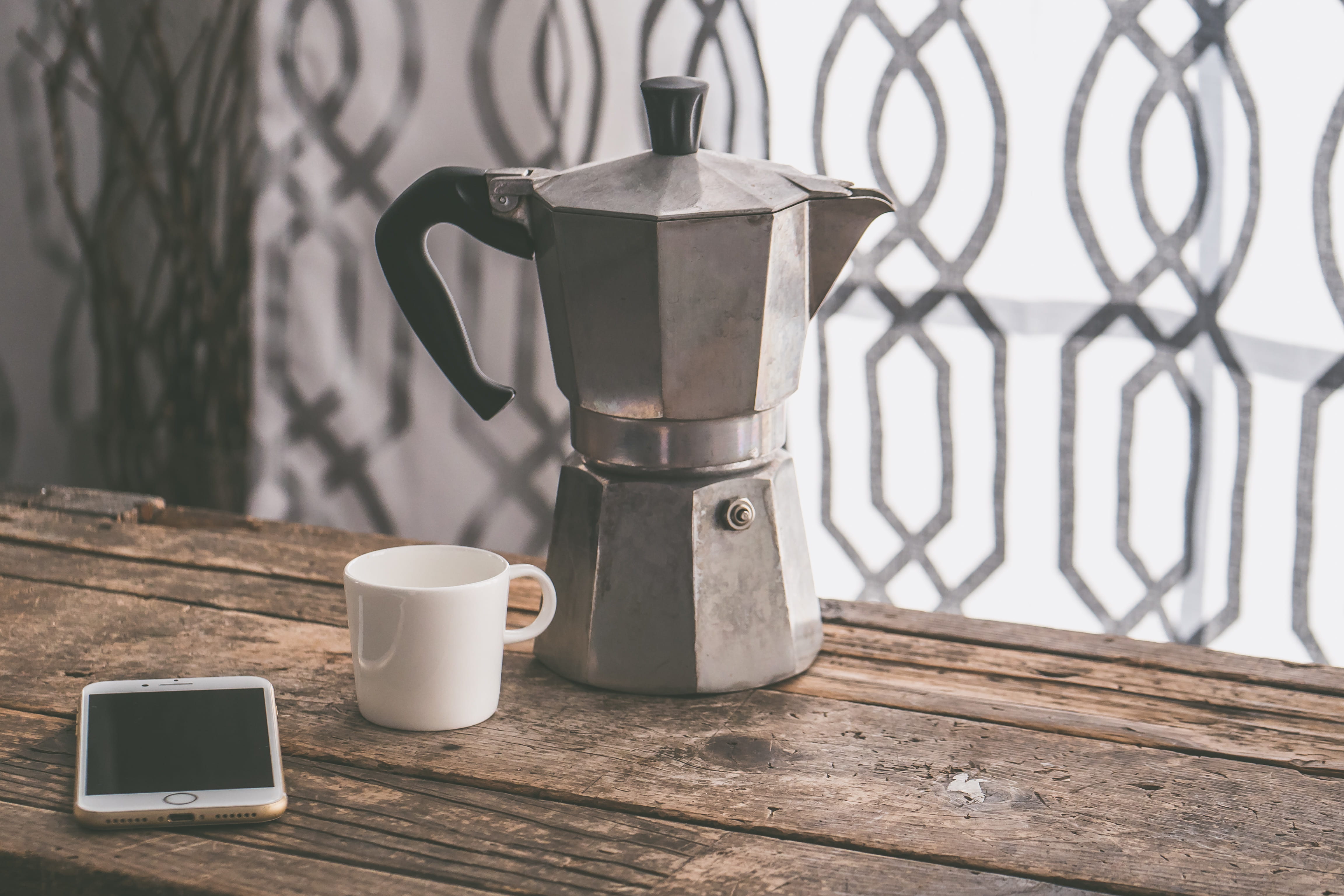 rustic, no people, food and drink, appliance, ceramic, refreshment, focus on foreground, brown, gray, mug, wooden surface, caffeine, close-up, technology, HD Wallpaper