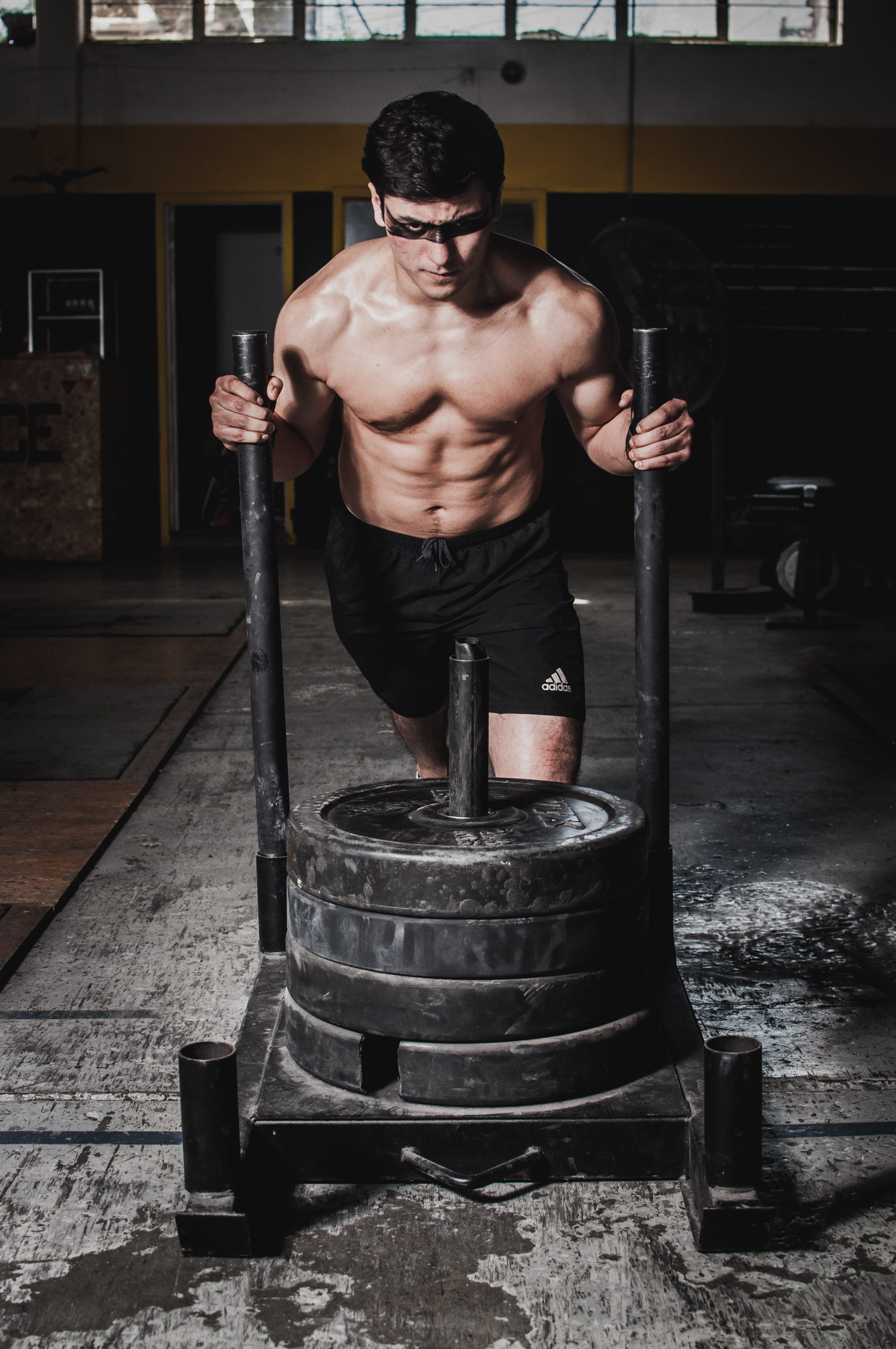 shirtless, strength, athlete, one person, 4K, real people, body, challenge, effort, fitness, men, wear, males, plates, young adult, sports training, man, Phone HD Wallpaper
