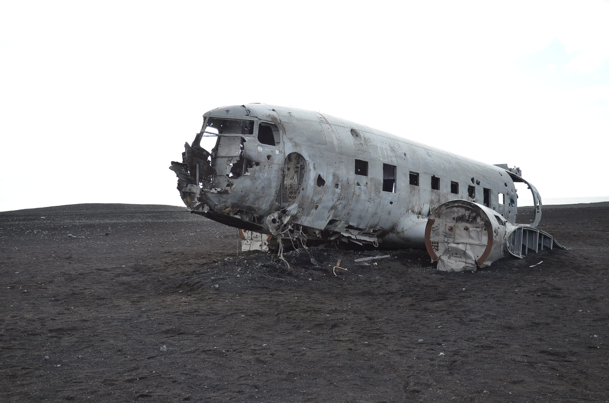 day, ruins, old, aviation, nature, wreck, aircraft, 1080P, accident, calamity, air vehicle, desert, outdoors, abandoned, transportation, demolished, run-down, HD Wallpaper