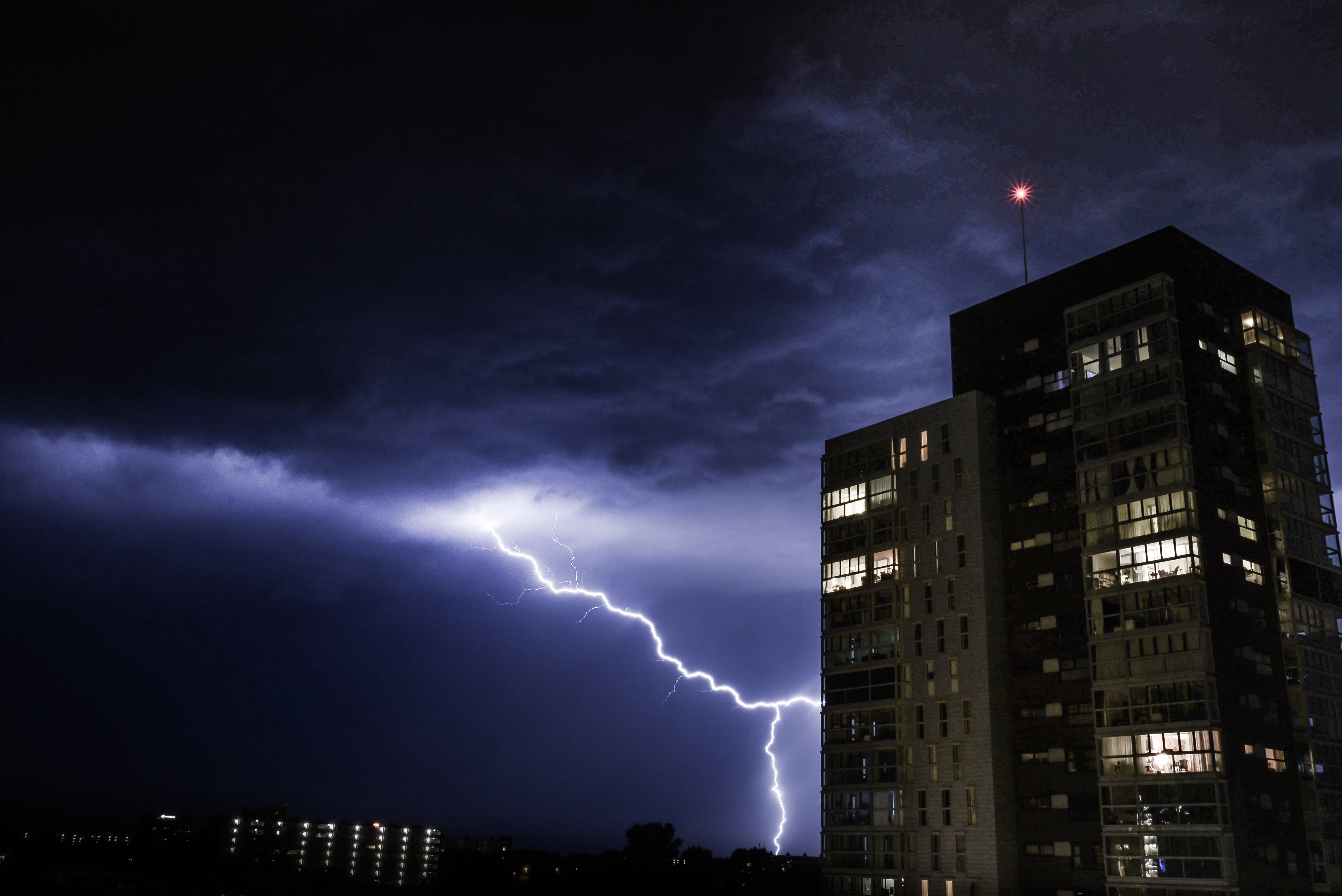 outdoors, meteorology, no people, sky, nature, power, highrise, storm, urban Scene, thunderstorm, season, warning sign, weather, lightning, night, powerful, HD Wallpaper