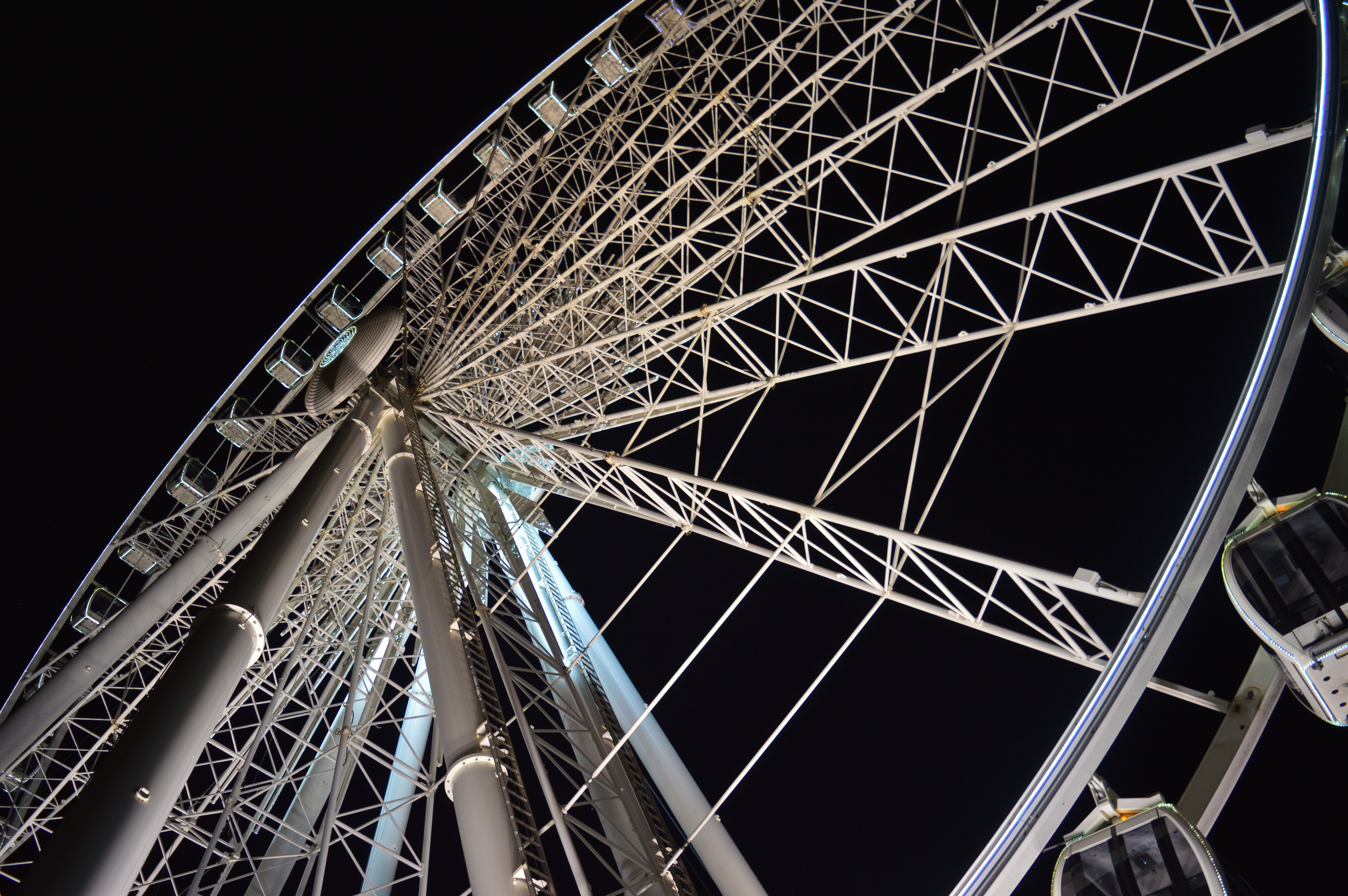 large, night, fun, illuminated, 5K, traveling carnival, dark, structure, arts culture and entertainment, sky, carnival, amusement park, construction, amusement, HD Wallpaper
