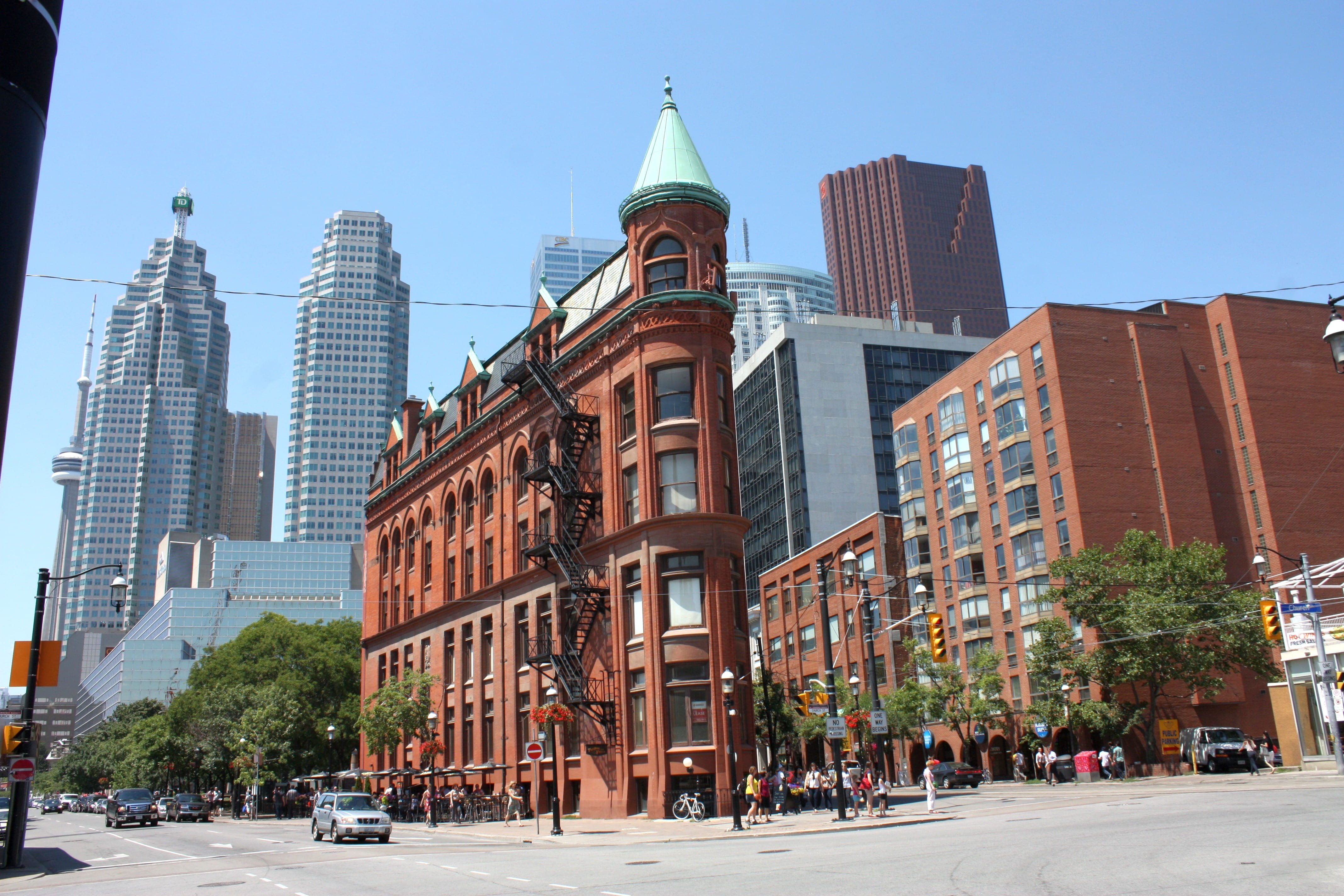 sky, flatiron, toronto, mode of transportation, incidental people, city life, built structure, car, tall - high, tower, skyscraper, ontario, spire, office building exterior, HD Wallpaper