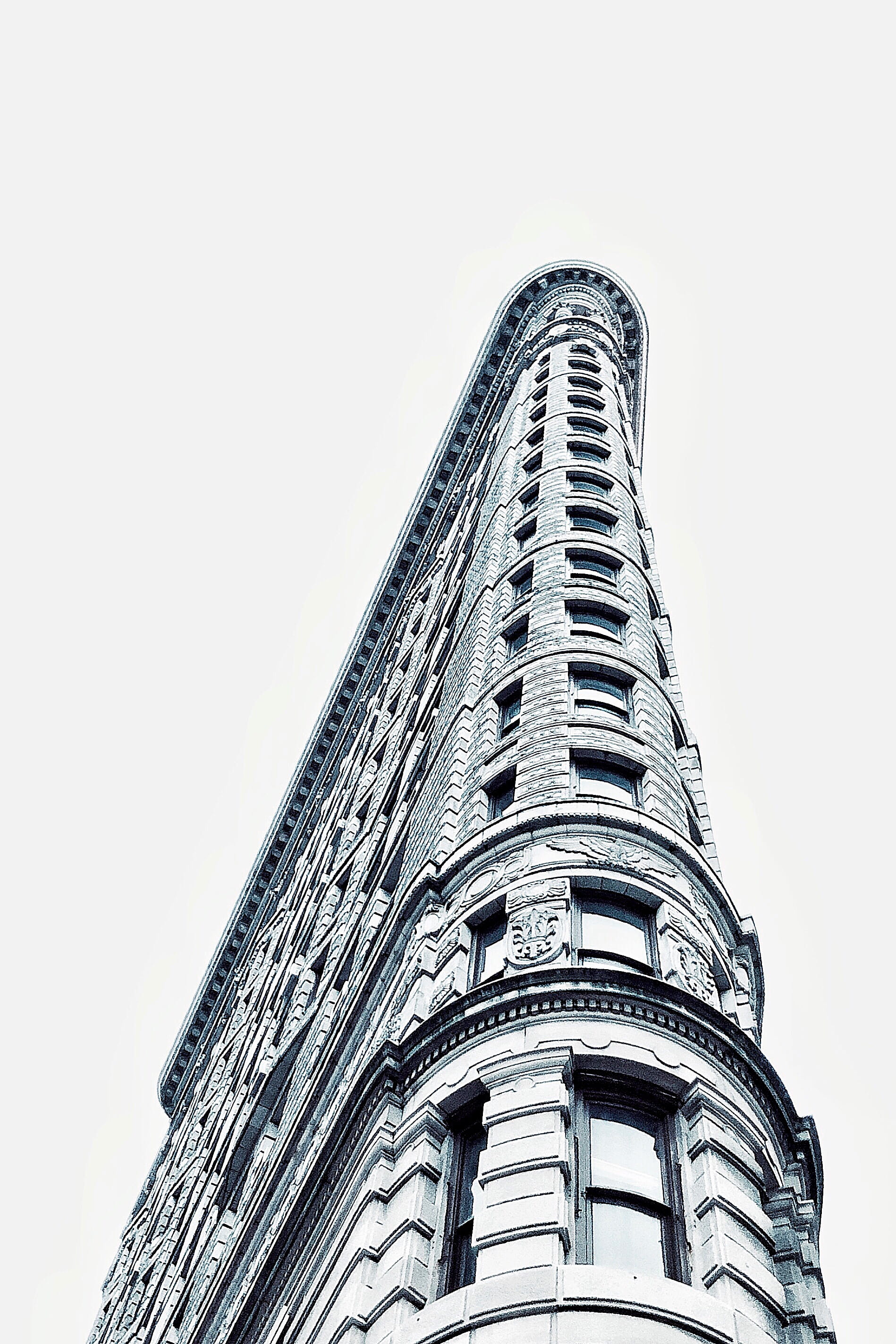 history, tall - high, clear sky, travel, copy space, day, sky, new york city, 2K, the past, minimalism, building, tower, built structure, no people, office building exterior, Phone HD Wallpaper