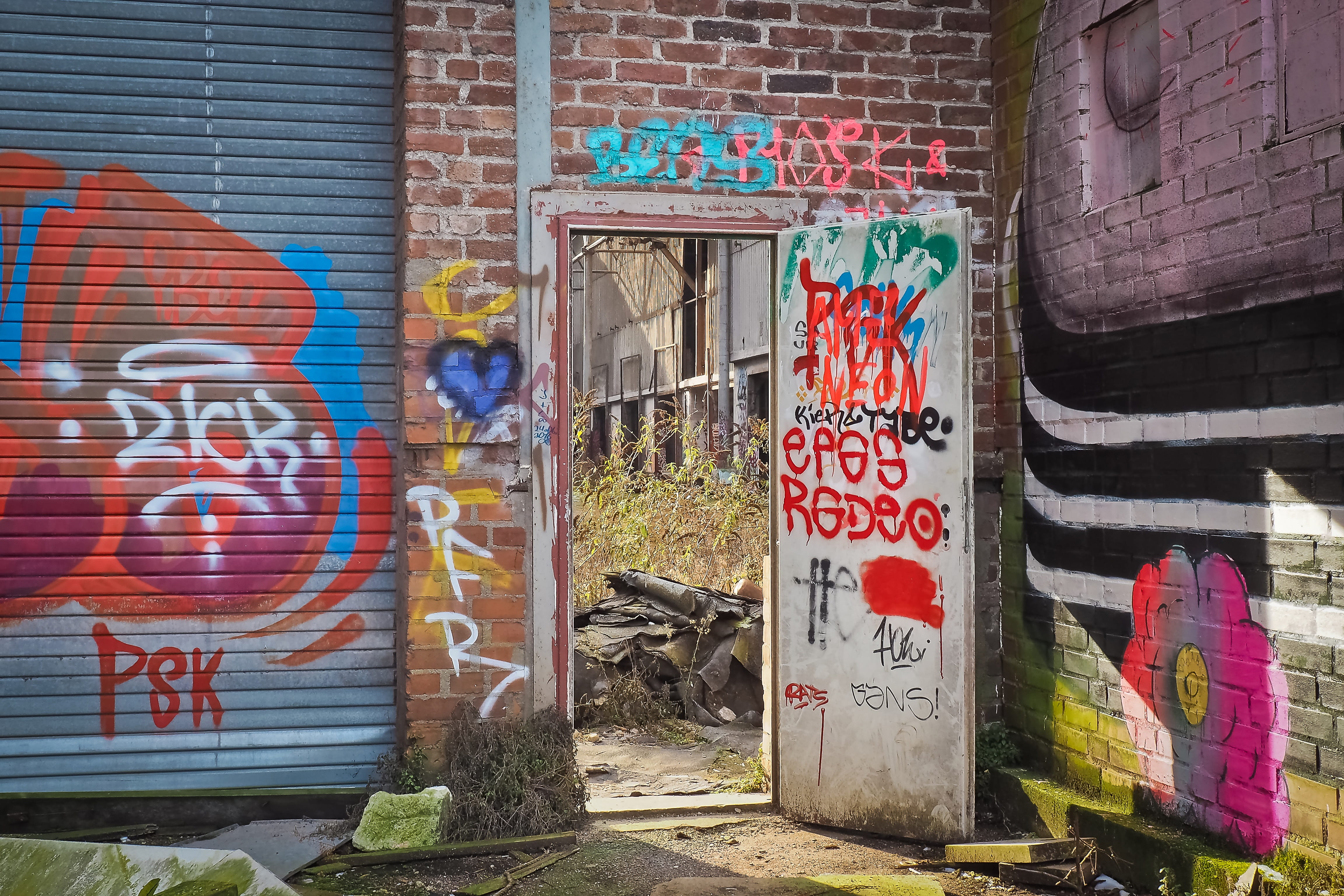 old factory, hof, brick, mood, no People, transience, industry, text, street art, dirty, break up, past, building Exterior, creativity, brick wall, creepy, HD Wallpaper