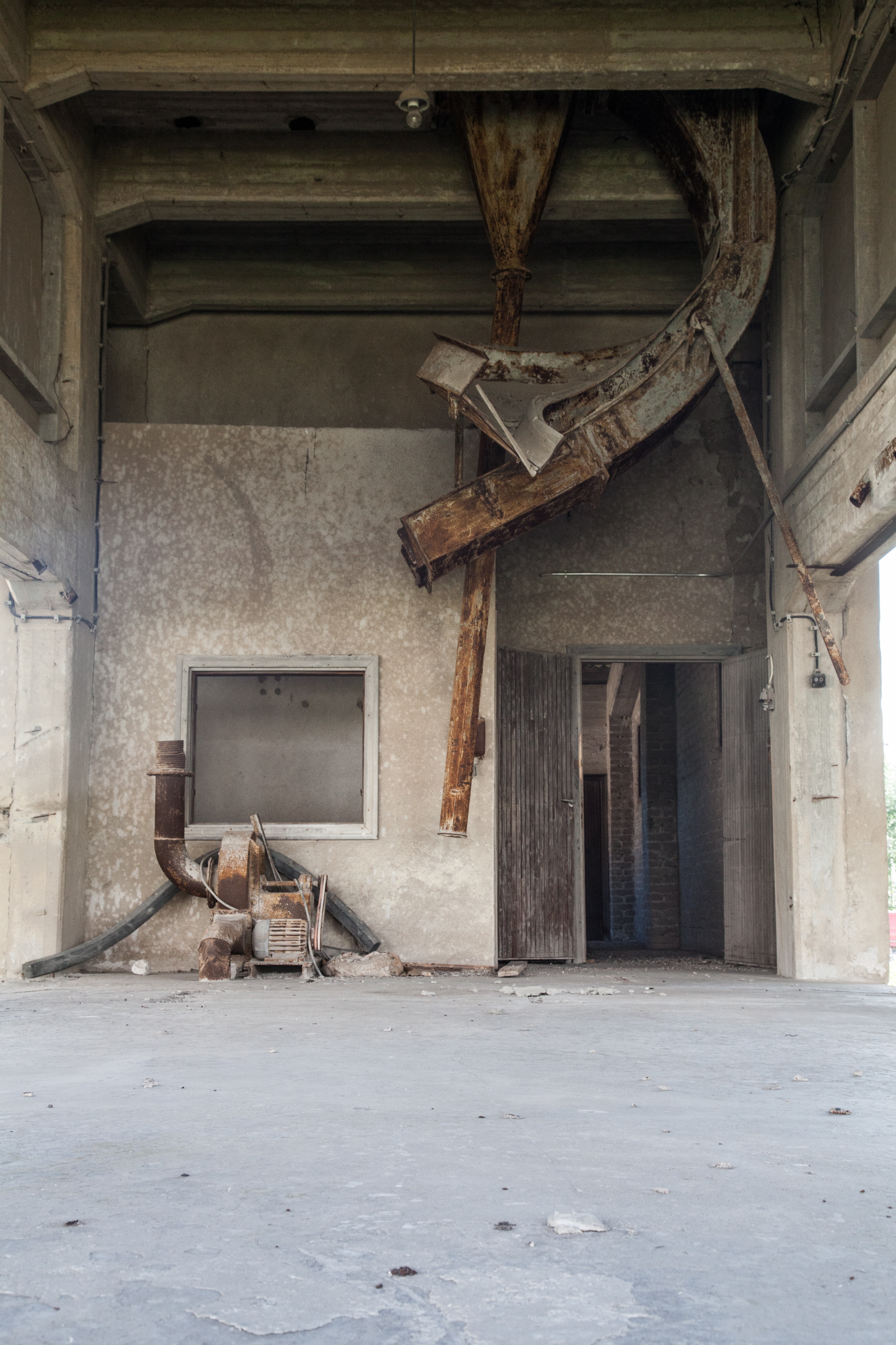 forgotten, decline, factory, nobody, rustic, building, urban, workplace, junk, brick wall, neglected, wreck, material, deterioration, indoors, deserted, Phone HD Wallpaper