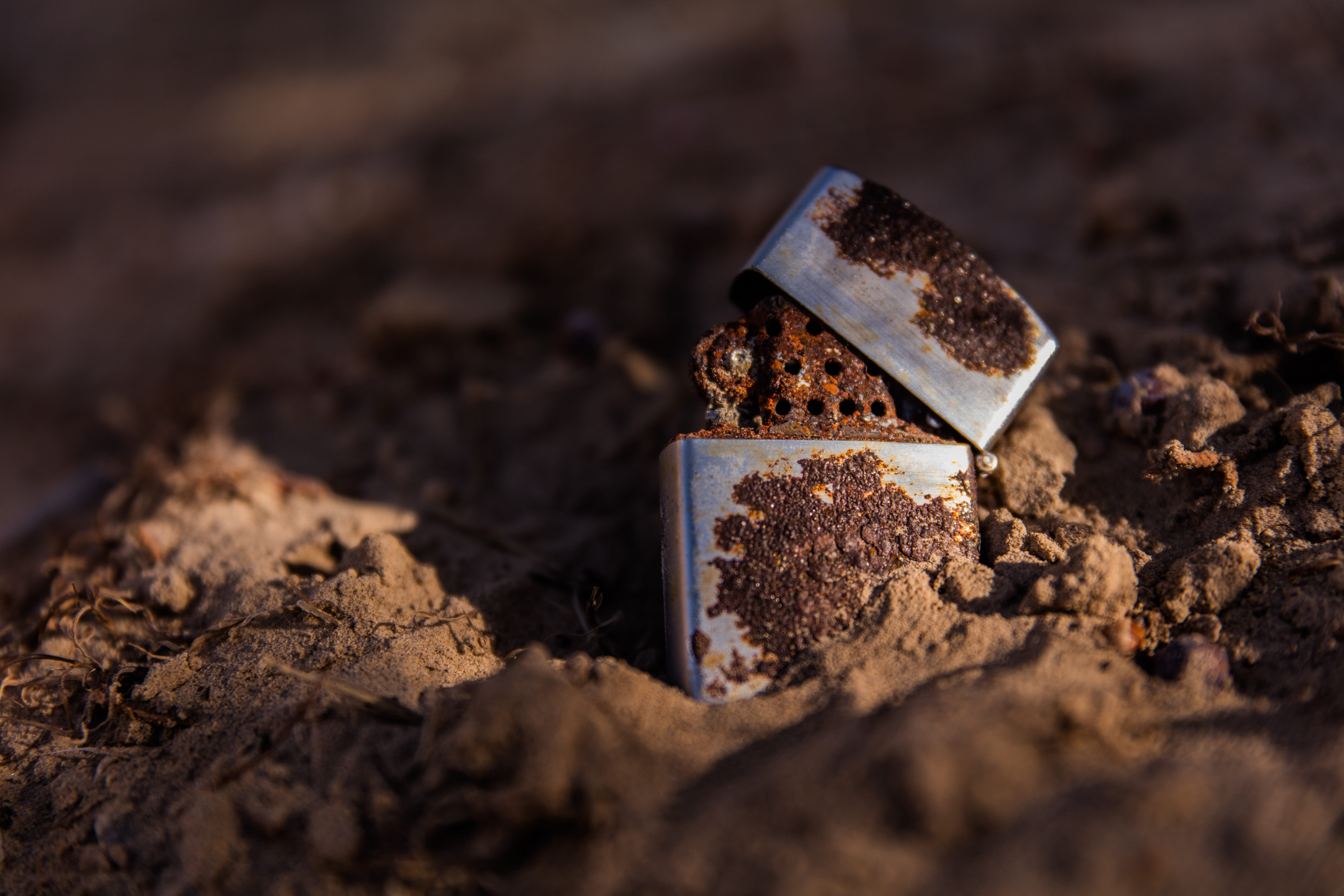 crystal, metal, selective focus, zippo, dirt, shiny, rust, silver colored, chocolate, day, black background, close-up, brown, single object, food, indoors, HD Wallpaper