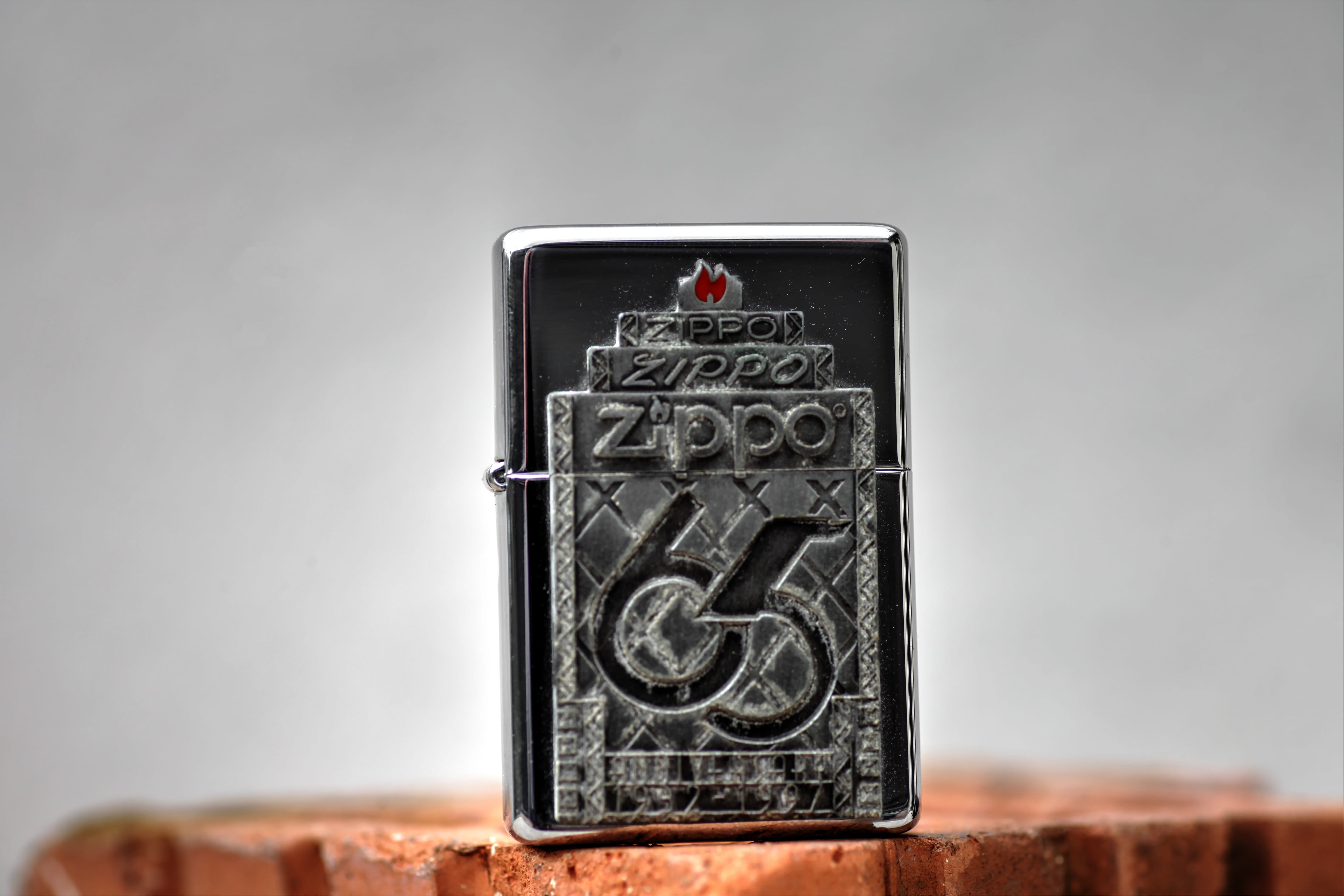 5K, creativity, black color, usa, gray background, metal, communication, gray, tank, day, text, studio shot, ornate, america, nature, single object, close-up, HD Wallpaper