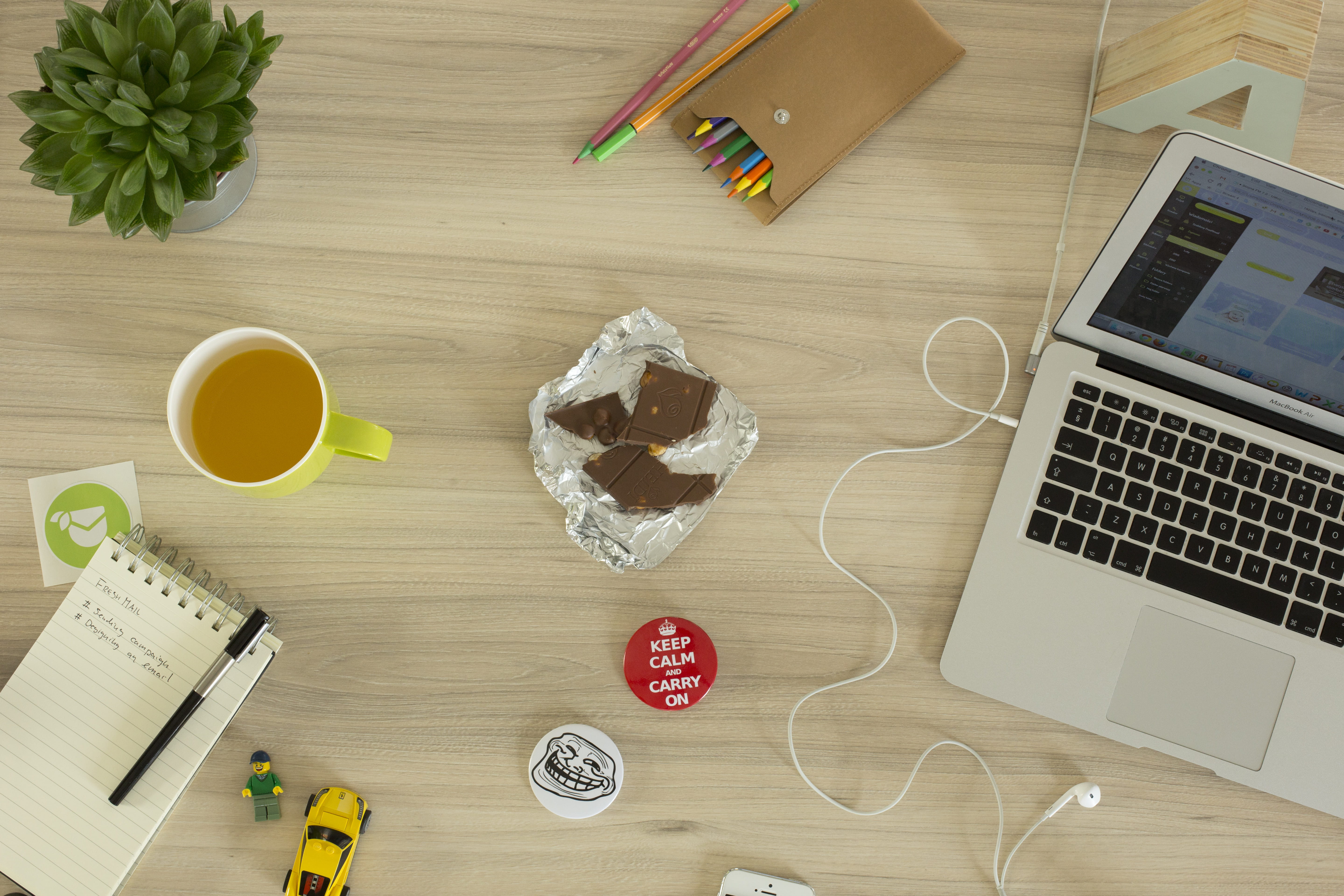 cup, above, 5K, directly above, table, no people, drink, higher up, desktop, kraków, pencil, wireless technology, still life, communication, computer, HD Wallpaper
