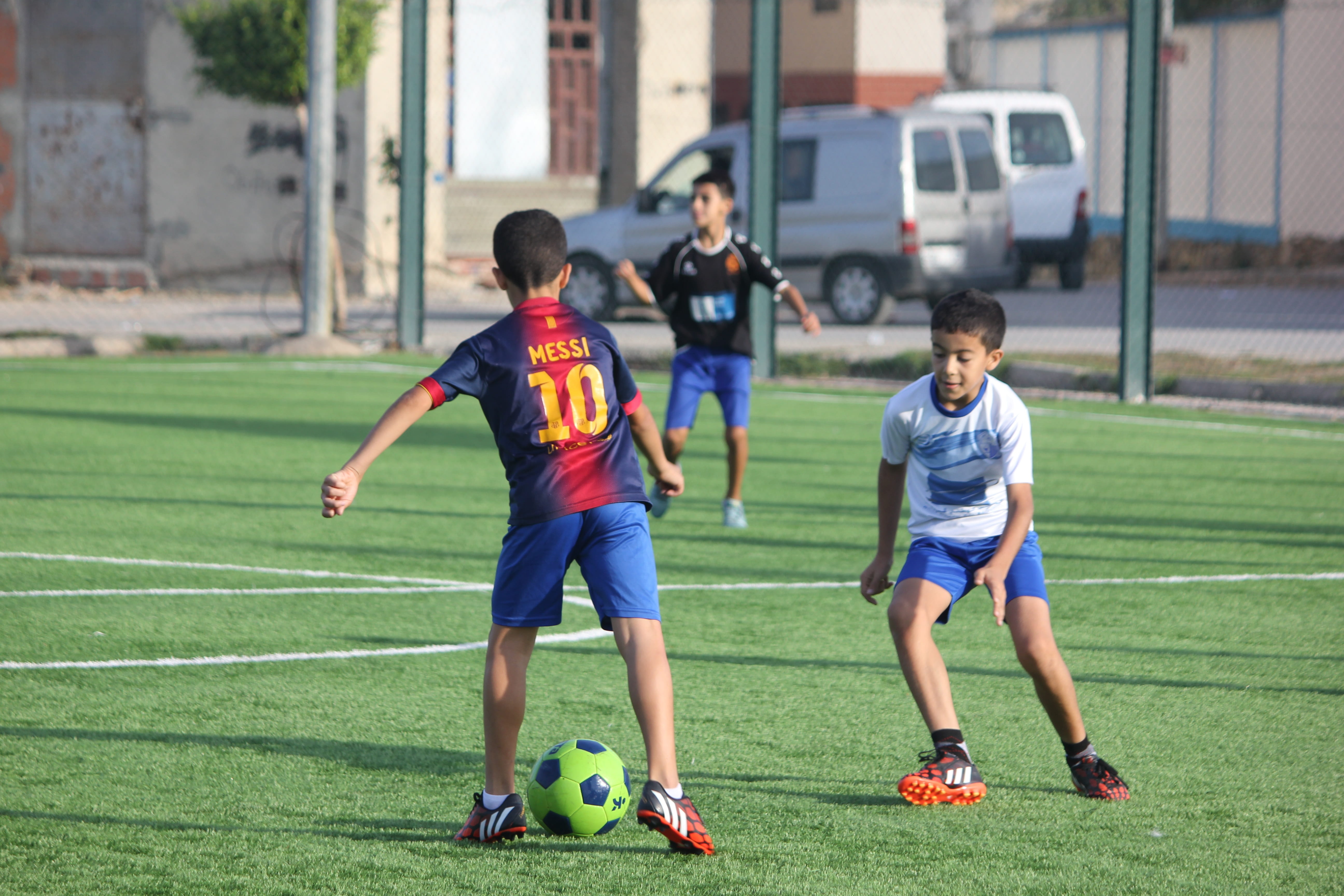 coach, group, football, goal, 5K, childhood, foot, game, action, player, playing, soccer, field, males, youth, group of people, kids, team sport, active, HD Wallpaper