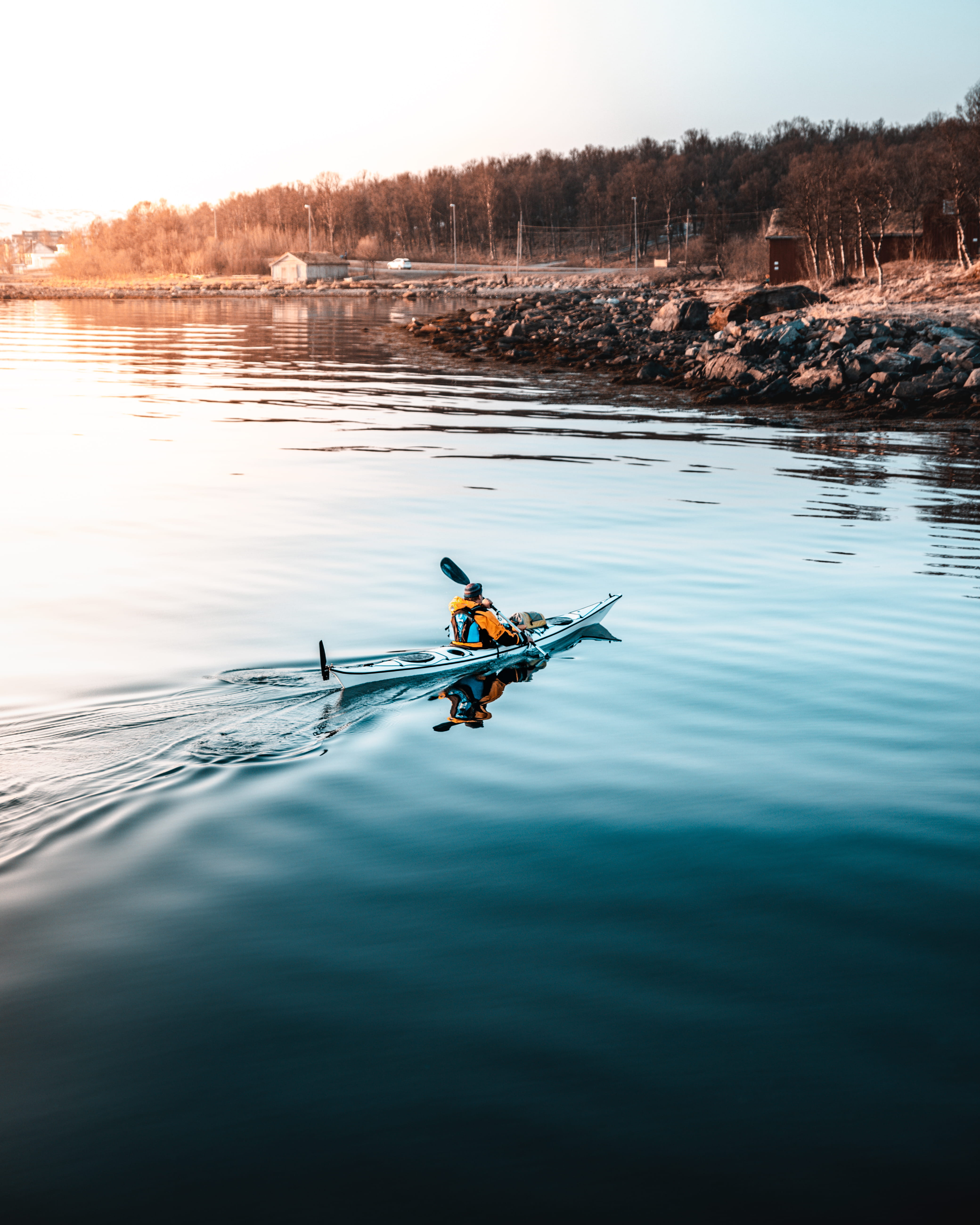 kayaking, leisure, mode of transportation, men, sport, rocks, real people, reflection, lake, water, river, nautical vessel, recreation, canoe, riding, transportation, Phone HD Wallpaper