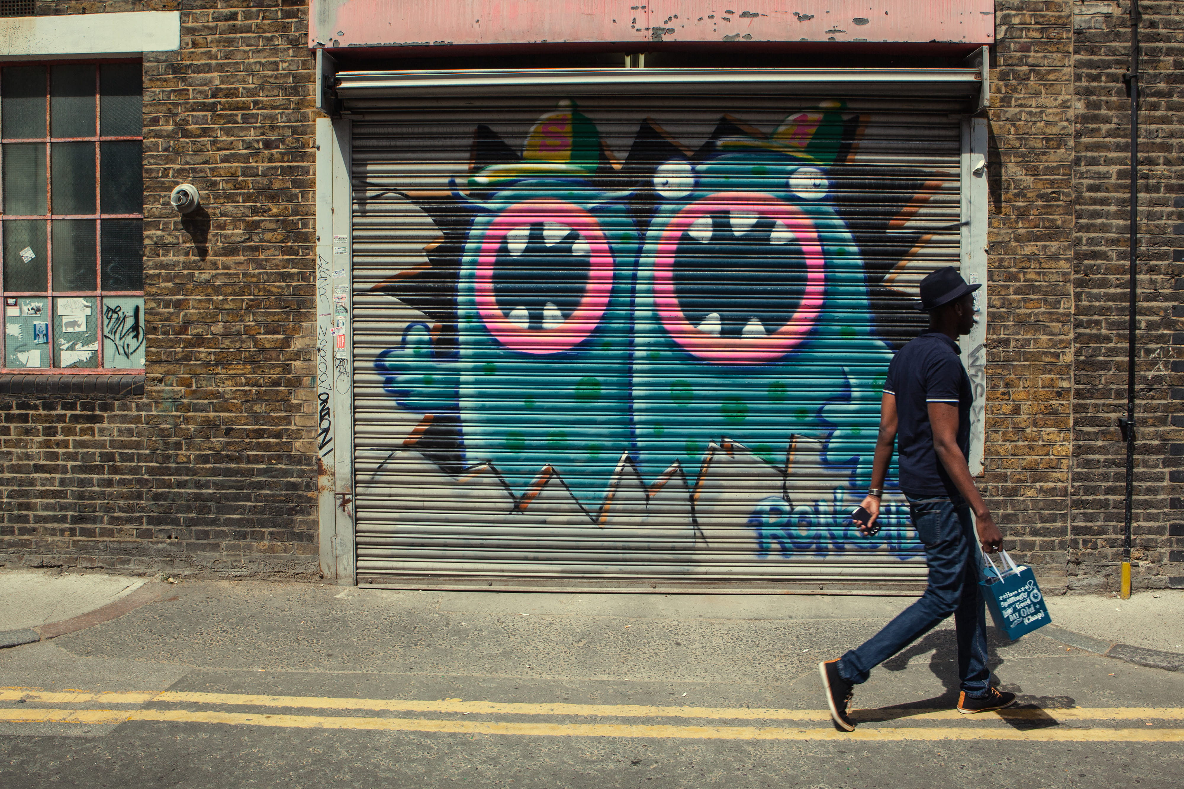 graffiti, built structure, one person, 4K, wall, east, side view, photo, man, standing, street Art, day, creativity, men, urban Scene, bag, seen, street, HD Wallpaper