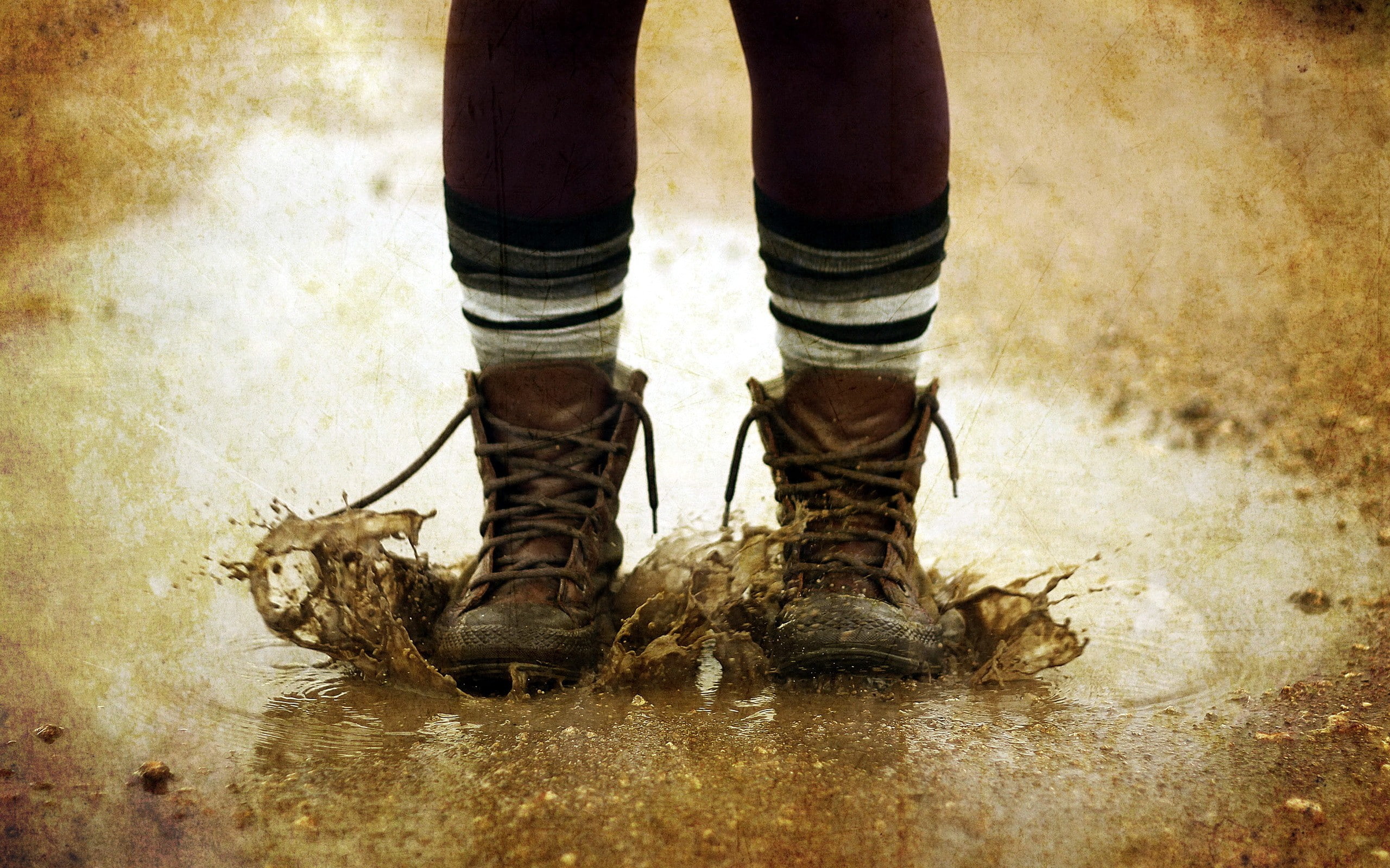 shoes, mud, dirt, people, 2K, HD Wallpaper