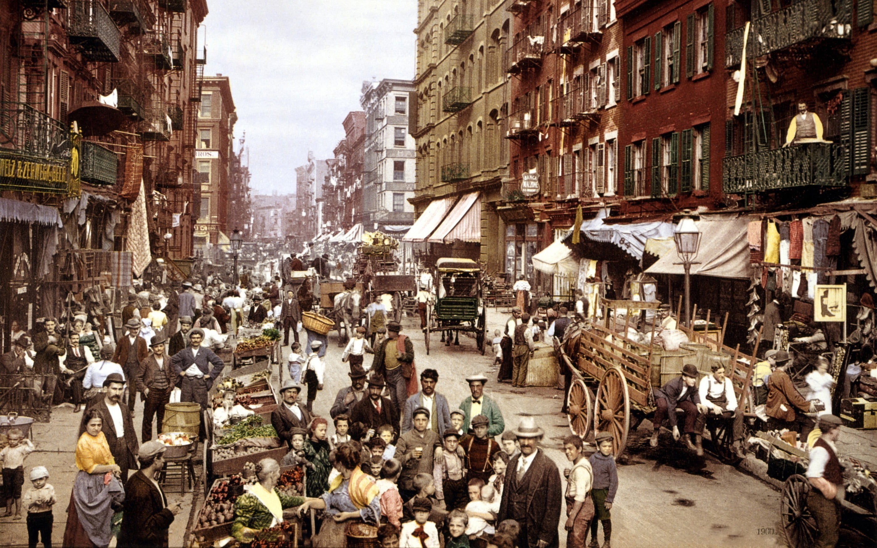 day, building exterior, 2K, built structure, people, market stall, street, building, crowd, architecture, for sale, New York City, market, group of people, HD Wallpaper