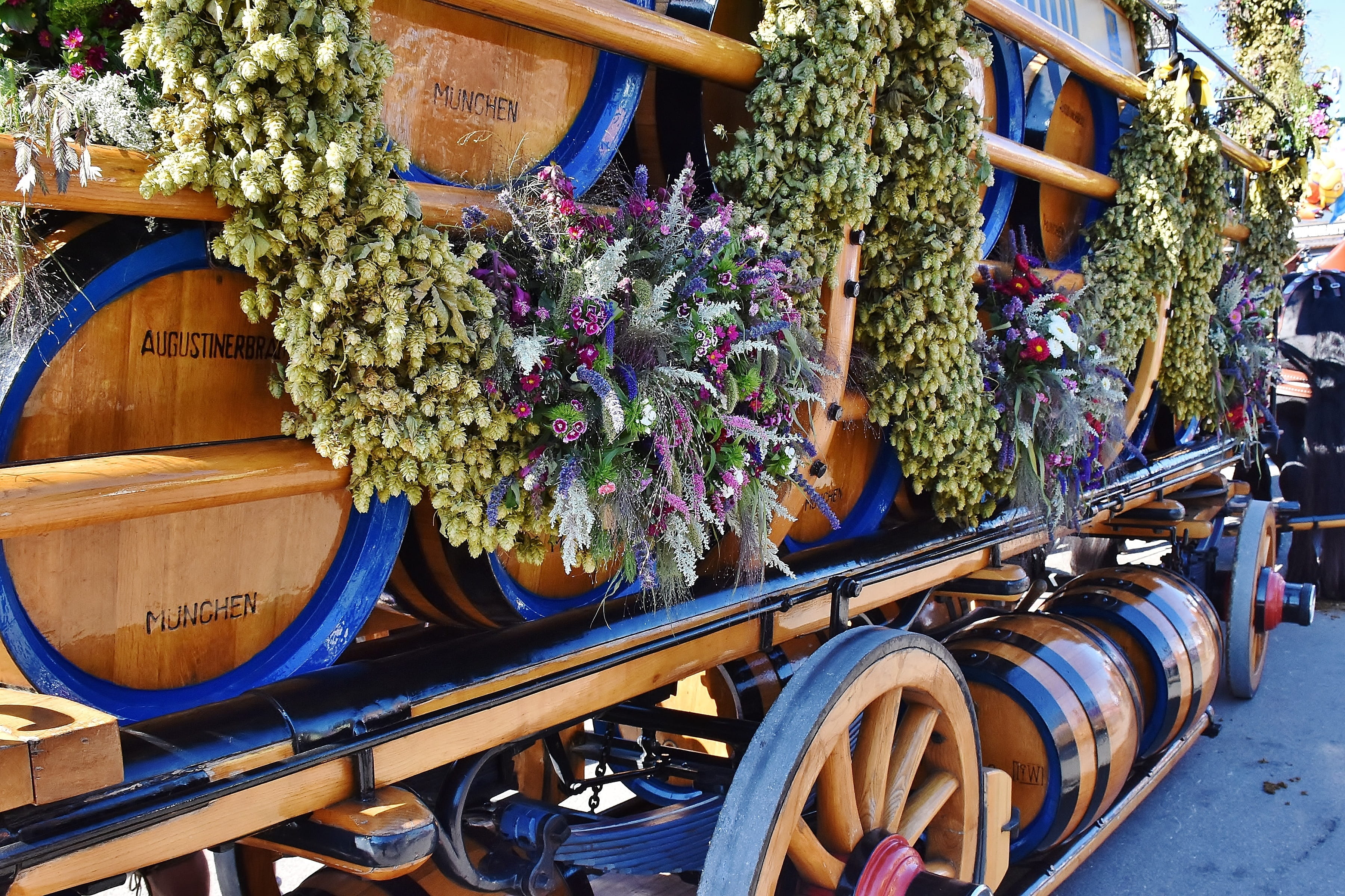 architecture, brow, beer, nature, floral decorations, oktoberfest, traditionally, beer car, mode of transportation, mug, wood - material, barrels, prost, HD Wallpaper