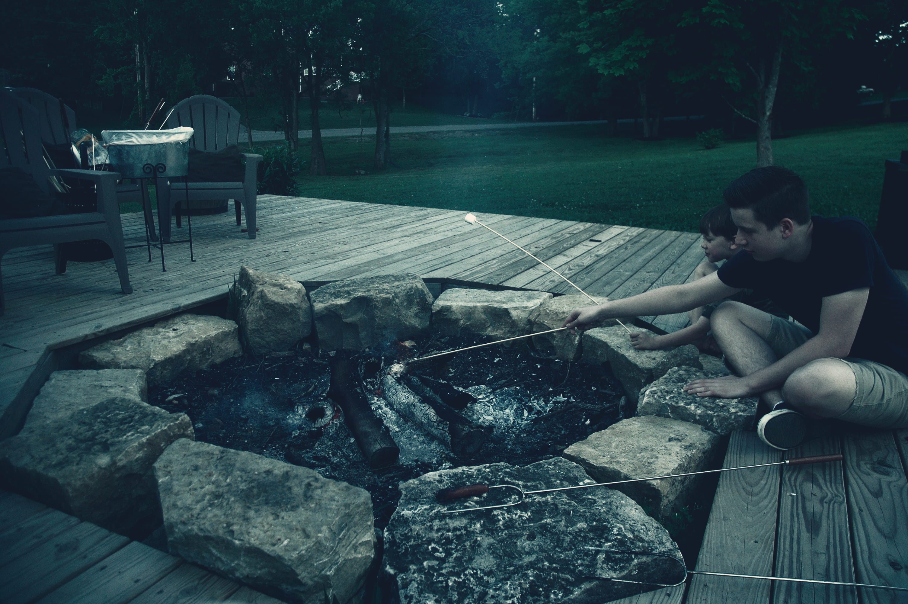 community, smoores, real people, fire, side view, rocks, barbecue, white house, males, outside, lifestyles, marshmellows, seat, outdoors, 2K, sitting, HD Wallpaper