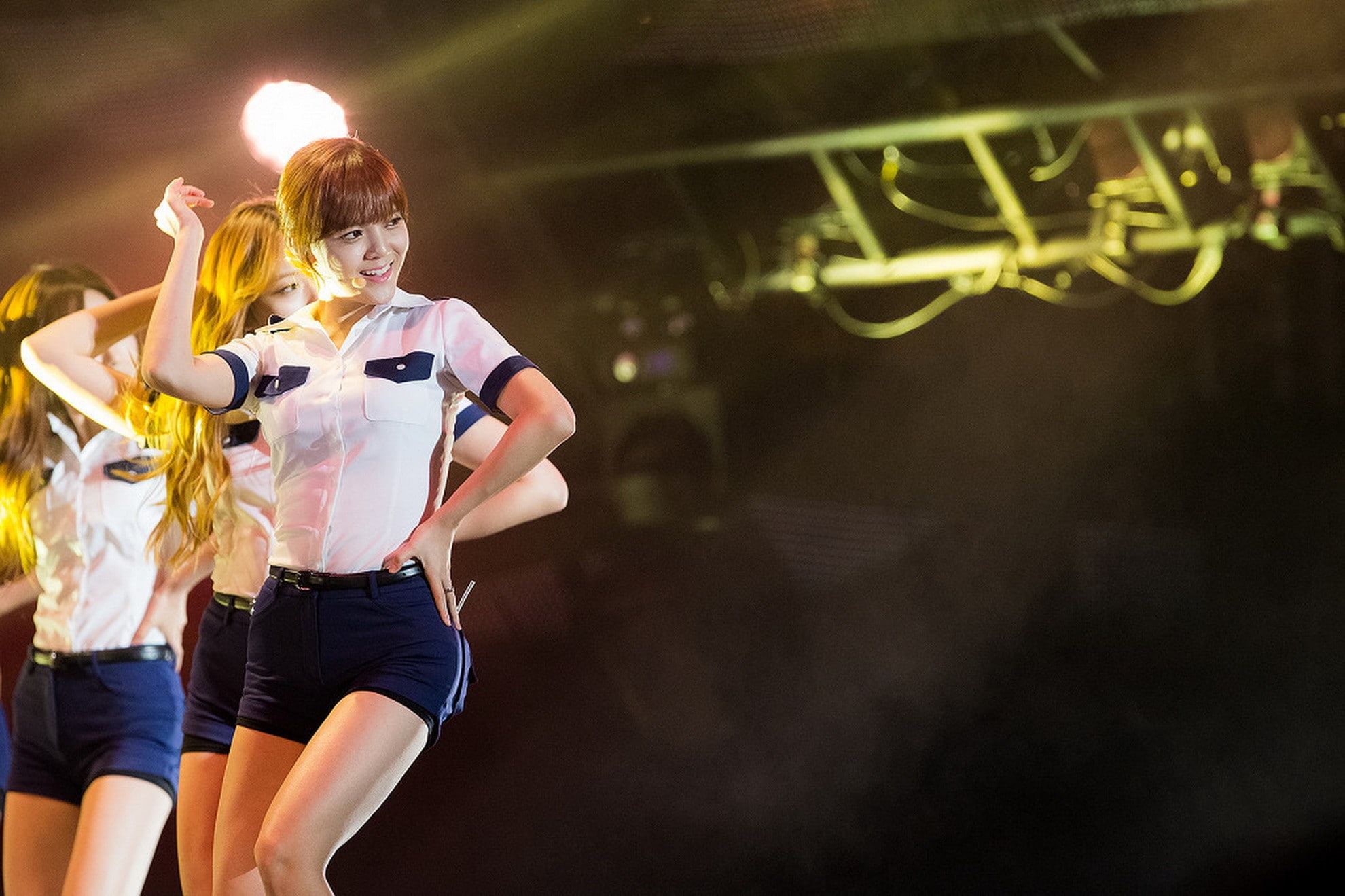 teenager, illuminated, challenge, people, hairstyle, 1080P, young adult, three quarter length, vitality, music, sports uniform, Korean, night, blond hair, HD Wallpaper