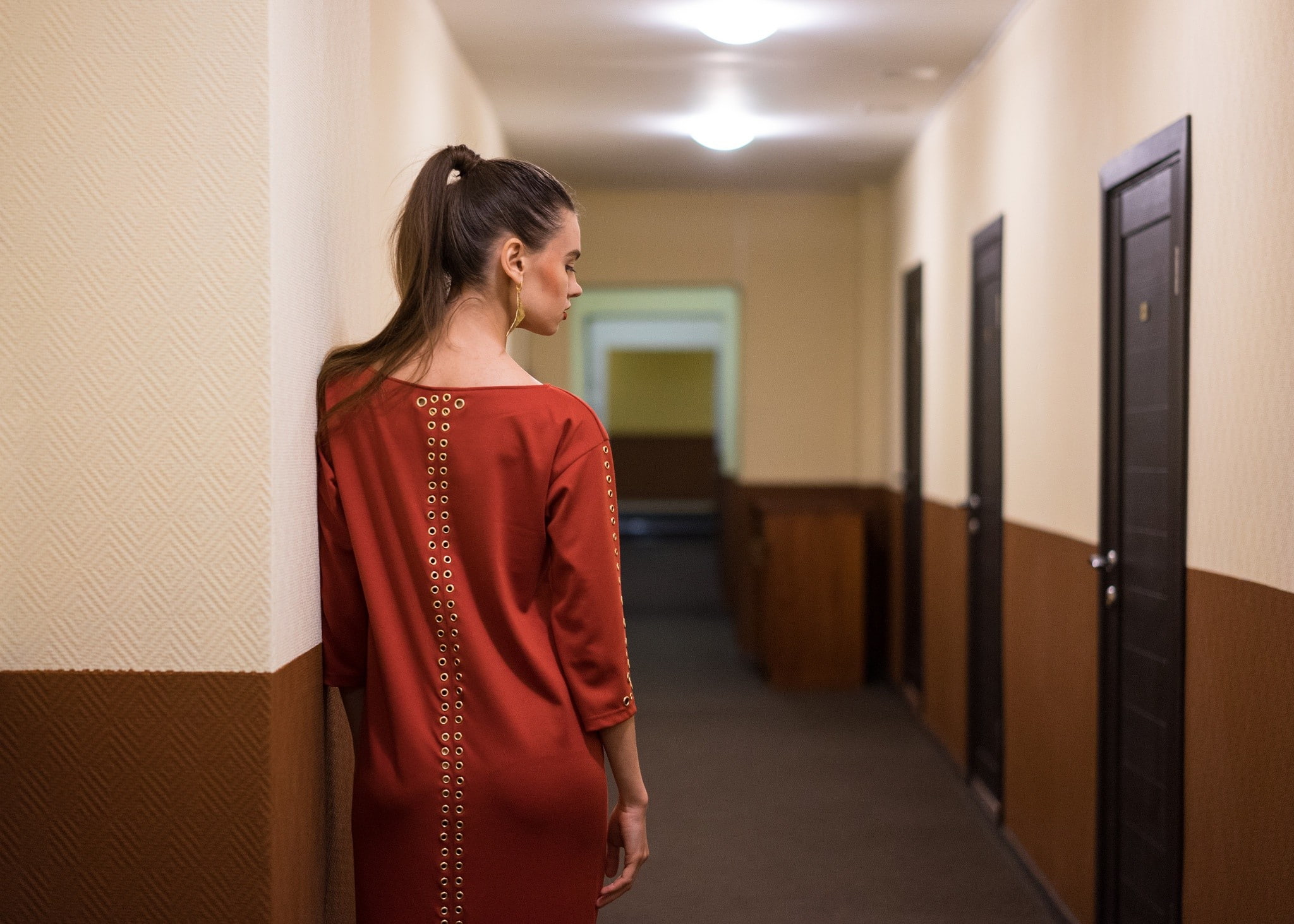 architecture, young adult, young women, hairstyle, hallway, 1080P, casual clothing, waist up, adult, one person, building, corridor, ponytail, real people, HD Wallpaper