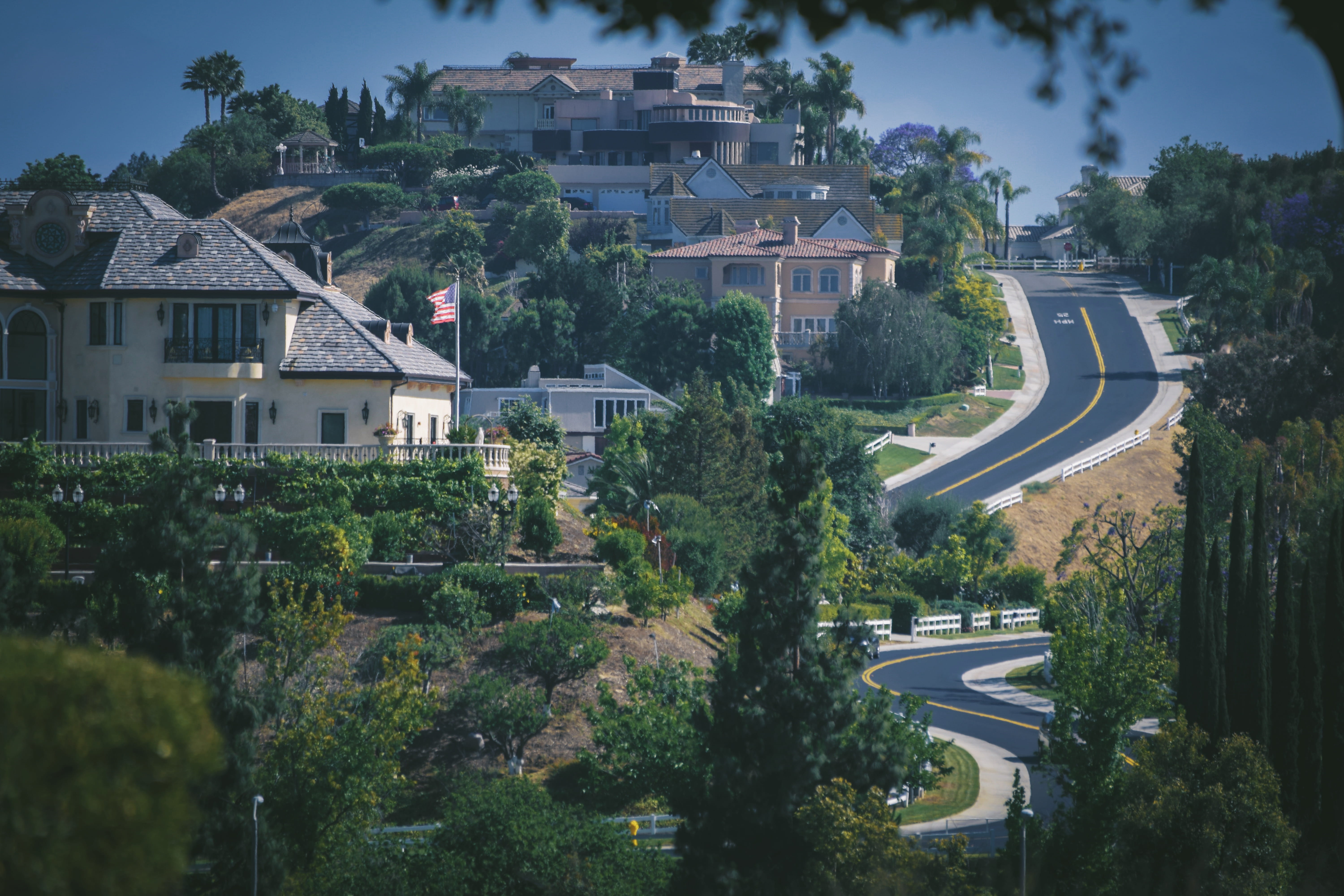 car, plant, neighborhood, built structure, city, houses, road, transportation, architecture, street, nature, high angle view, rjo, outdoors, mansions, mode of transportation, HD Wallpaper