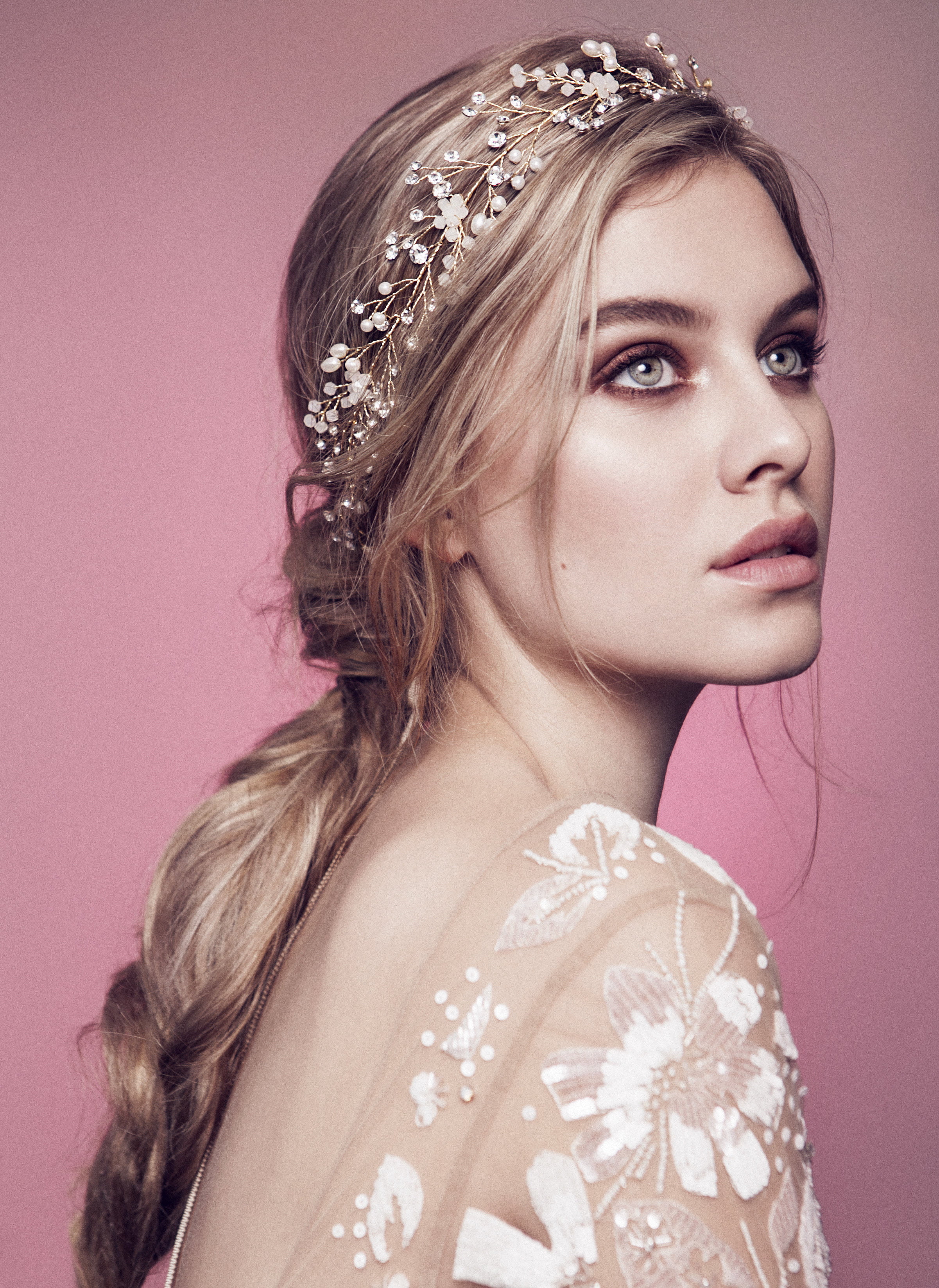 hair ornament, actress, gray eyes, long hair, simple background, portrait, hairband, 2K, women, blonde, looking into the distance, Tiera Skovbye, Phone HD Wallpaper