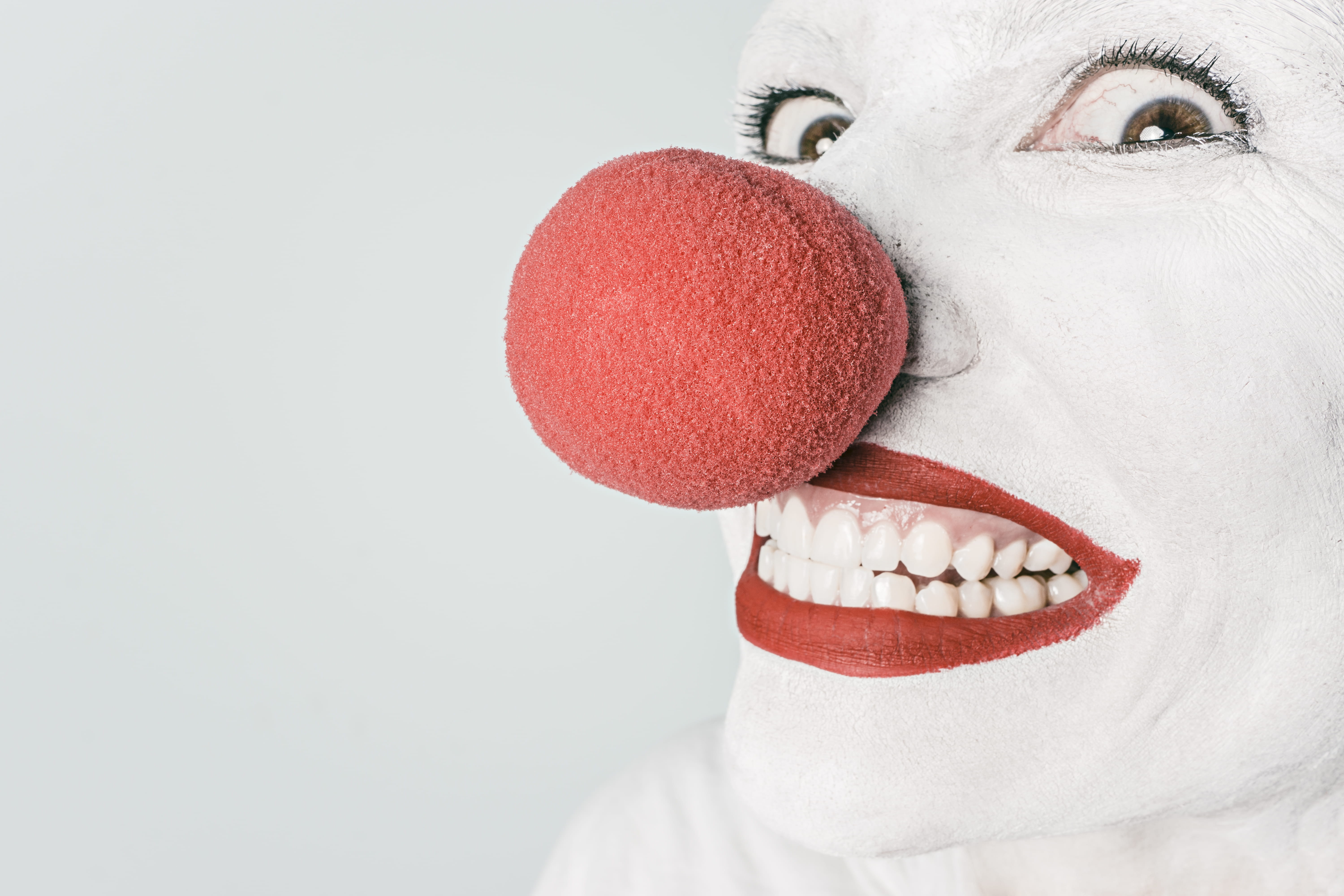 body part, human body part, man, smile, humour, person, indoors, laughing, comedian, happy, healthcare and medicine, females, human mouth, make-up, human face, HD Wallpaper