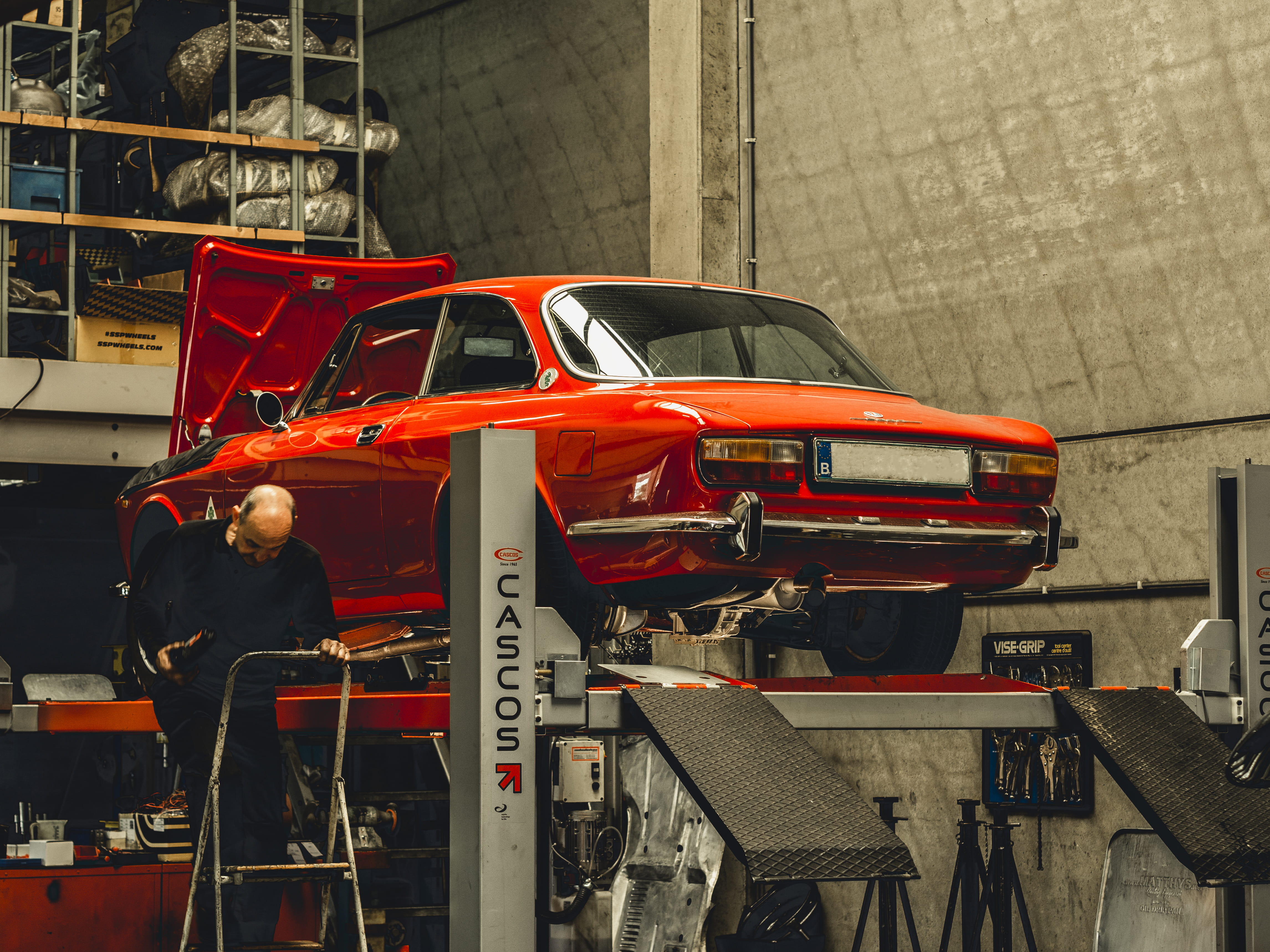day, human, vehicle, truck, people, car, building, standing, architecture, real people, city, motor vehicle, occupation, working, construction site, workshop, HD Wallpaper