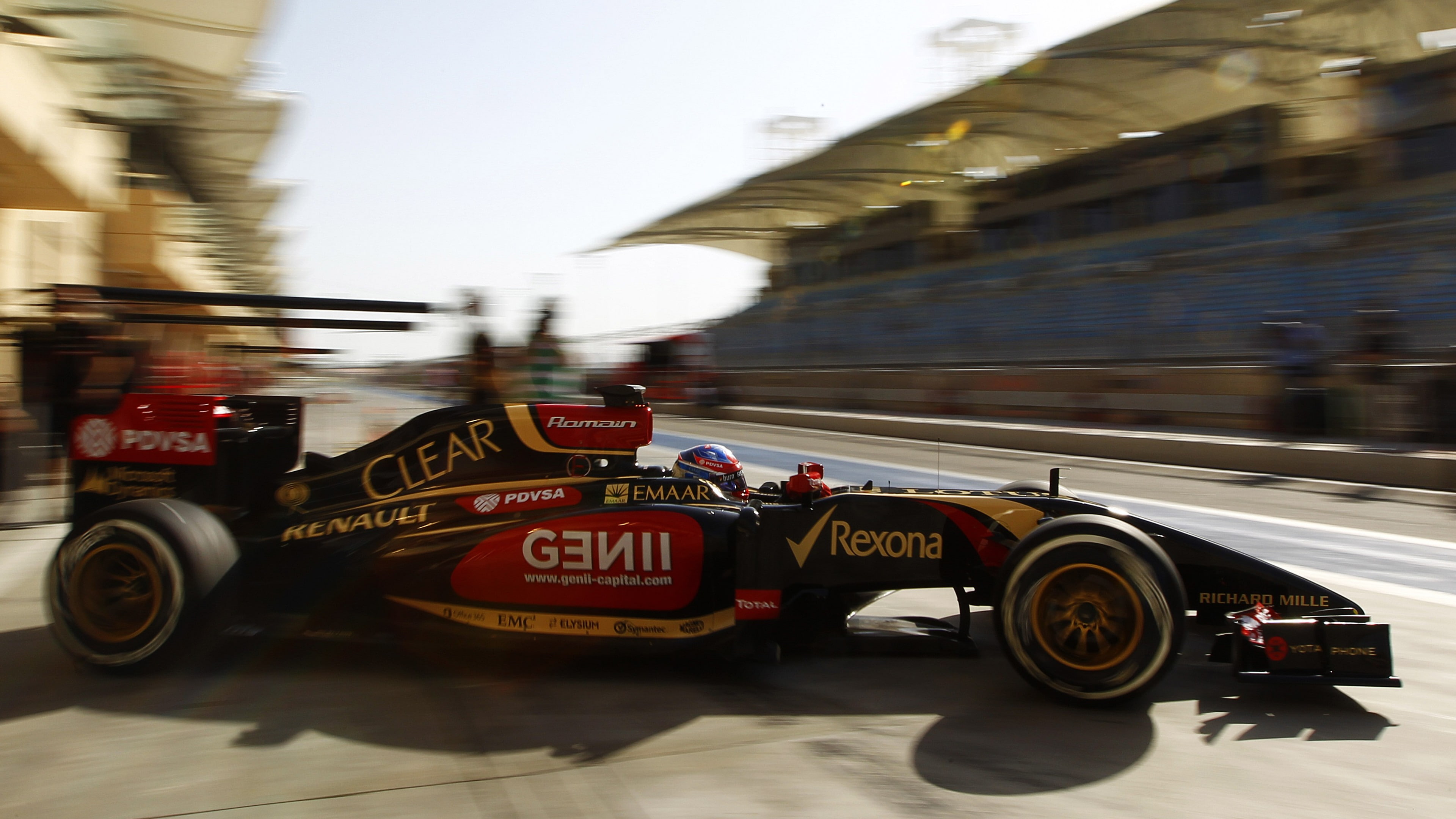 r, test drive, front, formula, pit, racing, sports car, side, F1, renault, Lotus E22, Formula 1, review, stop, Bahrain, 2015, 4K, daytime, HD Wallpaper