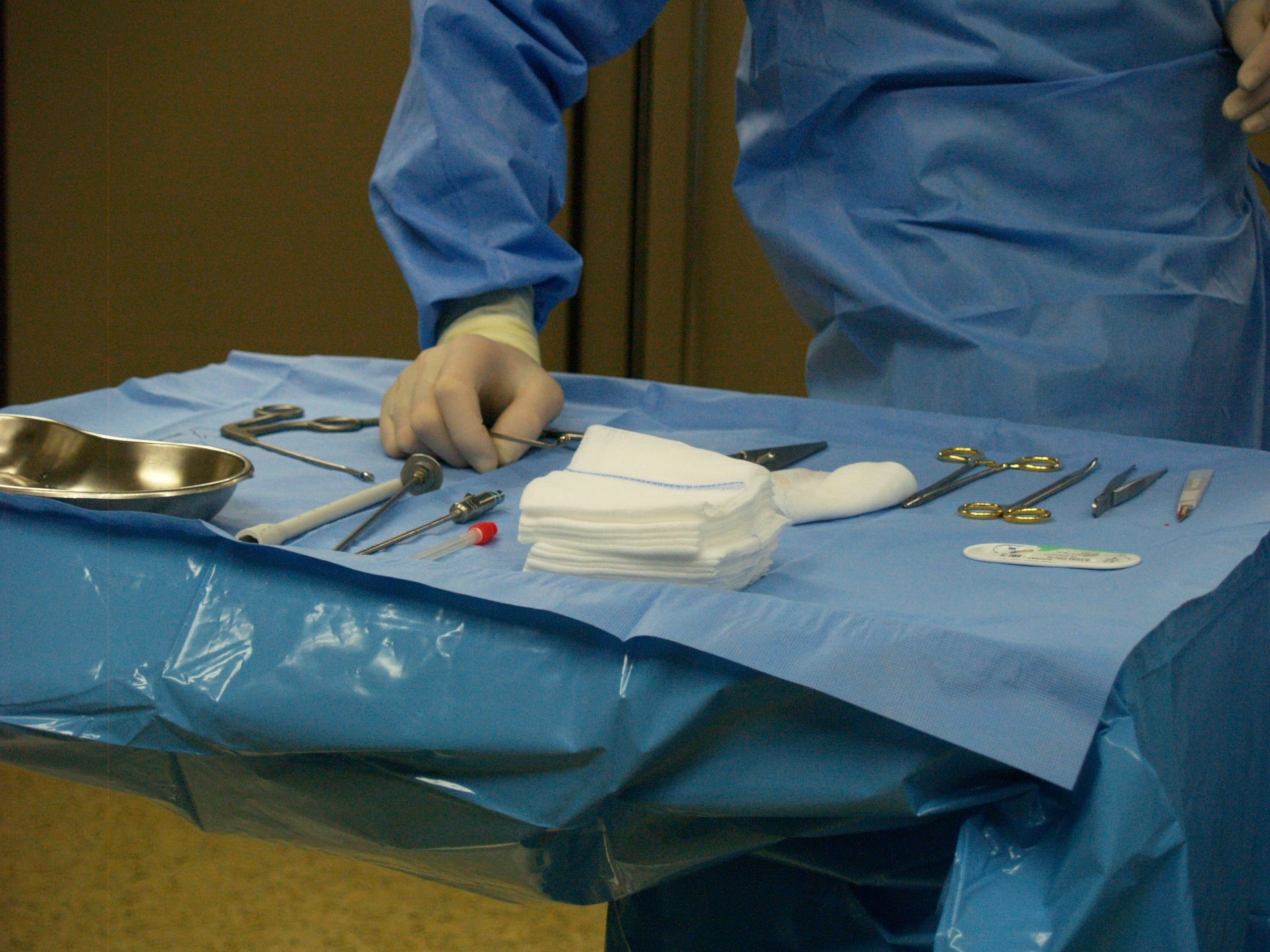 standing, doctor, surgical glove, men, investigation, ward, person, sewn, one person, Operation, cutlery, operating room, repairing, working, 2K, indoors, HD Wallpaper