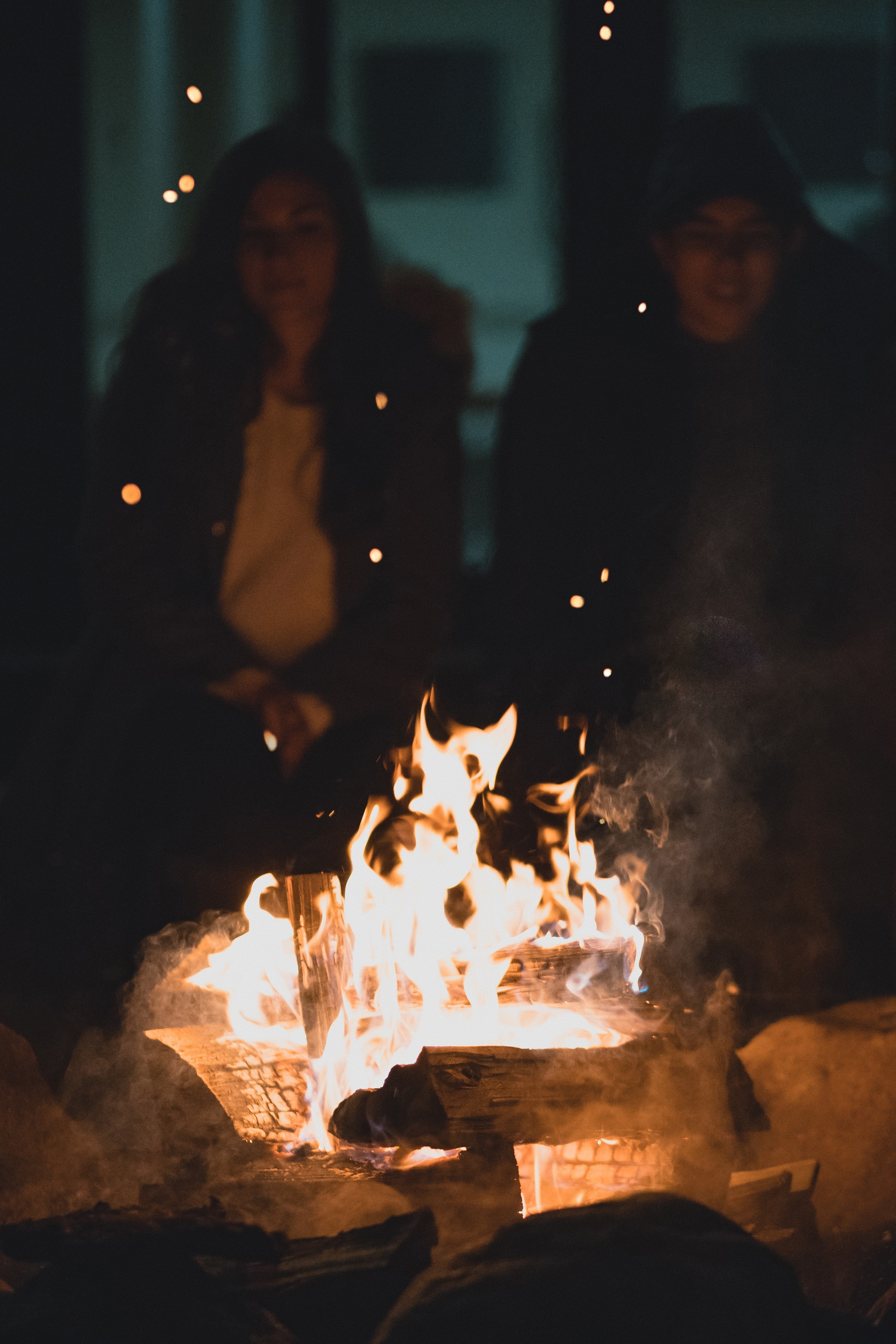 night, people, togetherness, men, women, heat - temperature, burning, nature, outdoors, 2K, food, males, adult, females, fire, food and drink, bonfire, Phone HD Wallpaper