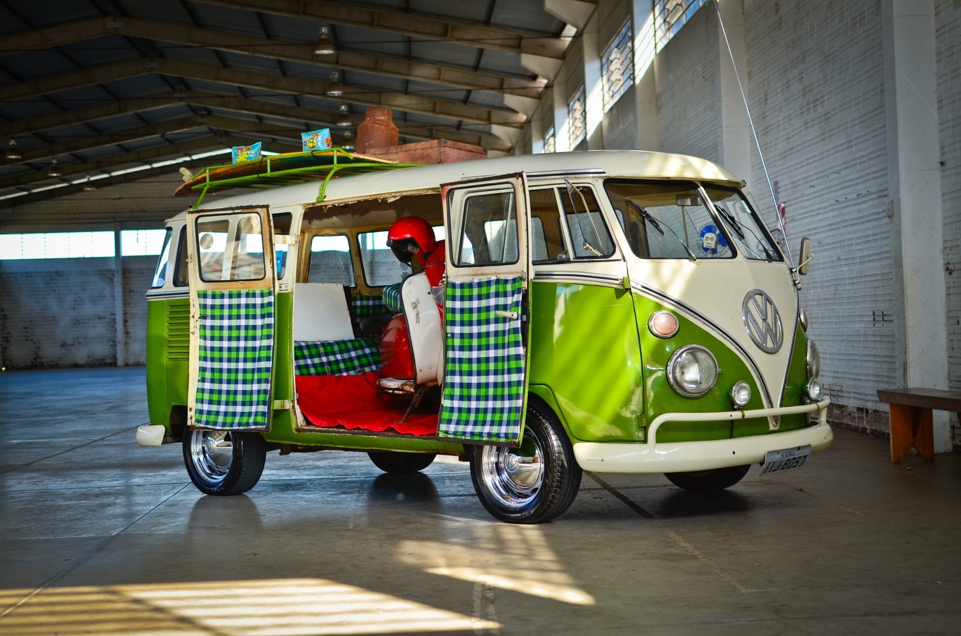 1080P, transportation, rickshaw, architecture, public transportation, city, day, travel, volkswagen, motor, scooter, automobile, inside, classic car, parked, HD Wallpaper