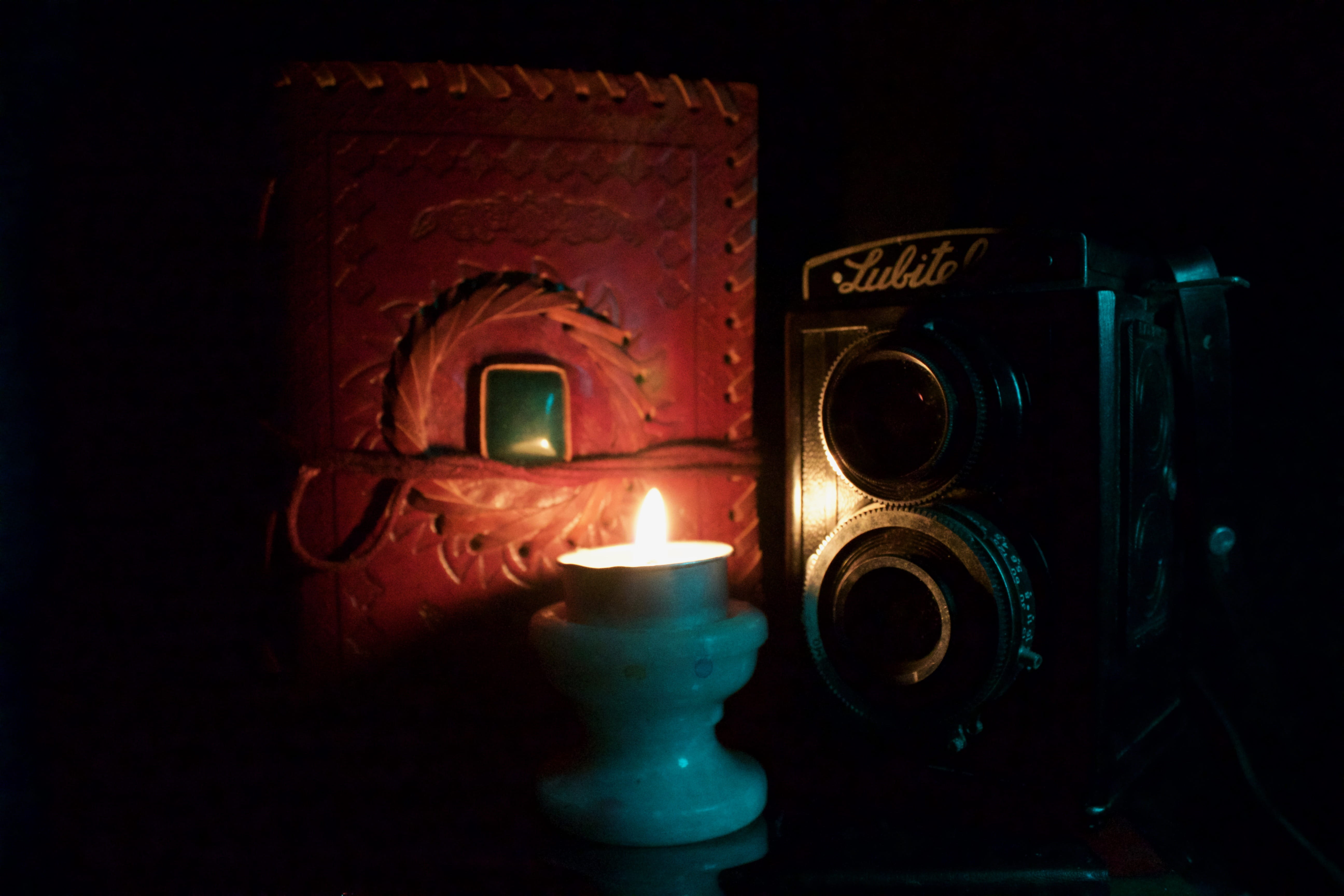 vigil, hearth, bar counter, church, fireplace, red, architecture, building, dark, technology, antique, lighting equipment, camera, fire, fire - natural phenomenon, HD Wallpaper