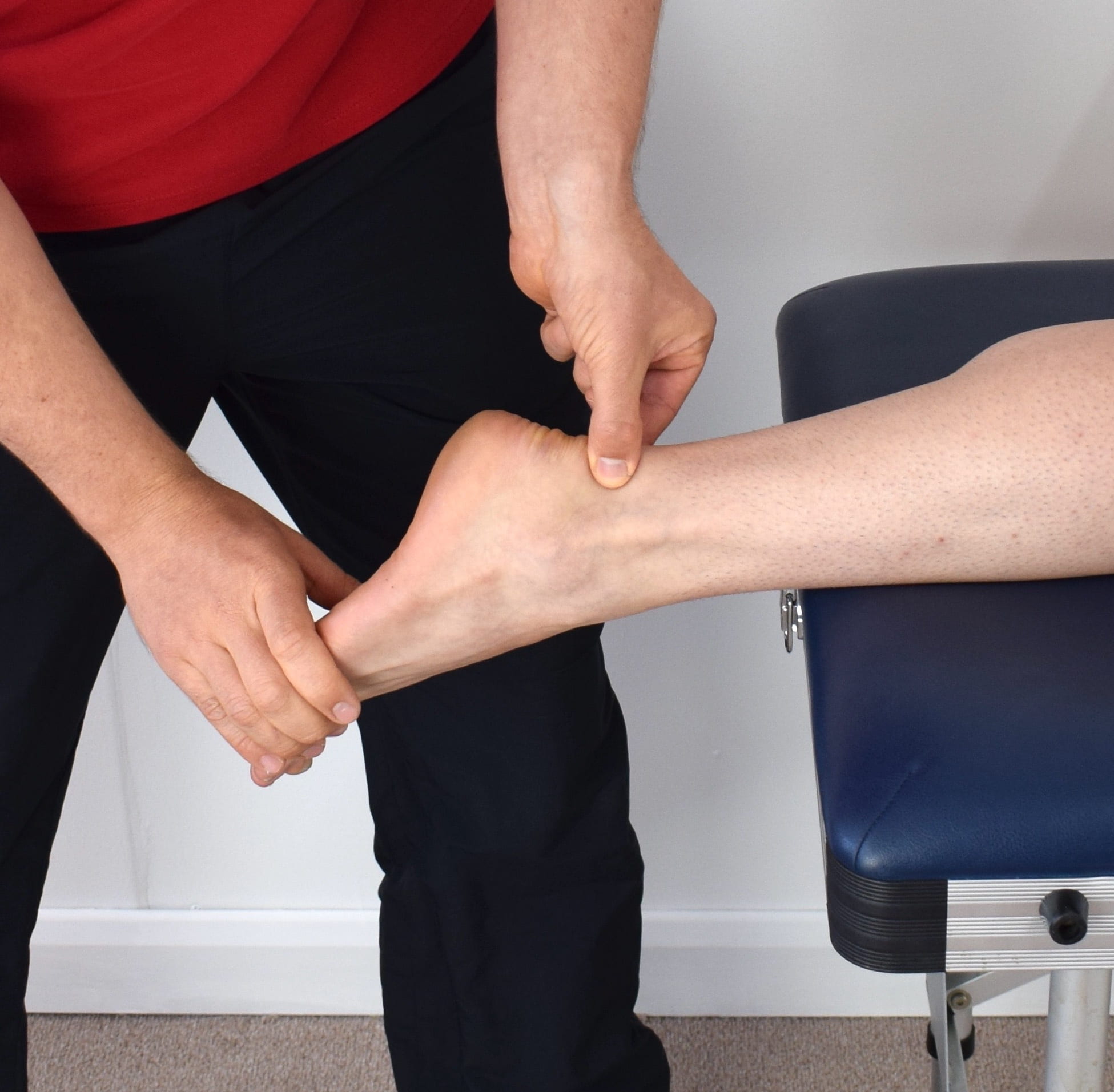 real people, calf muscle, achilles tendon, human leg, care, men, limb, human body part, ankle, 1080P, physical therapy, adult, standing, women, patient, HD Wallpaper
