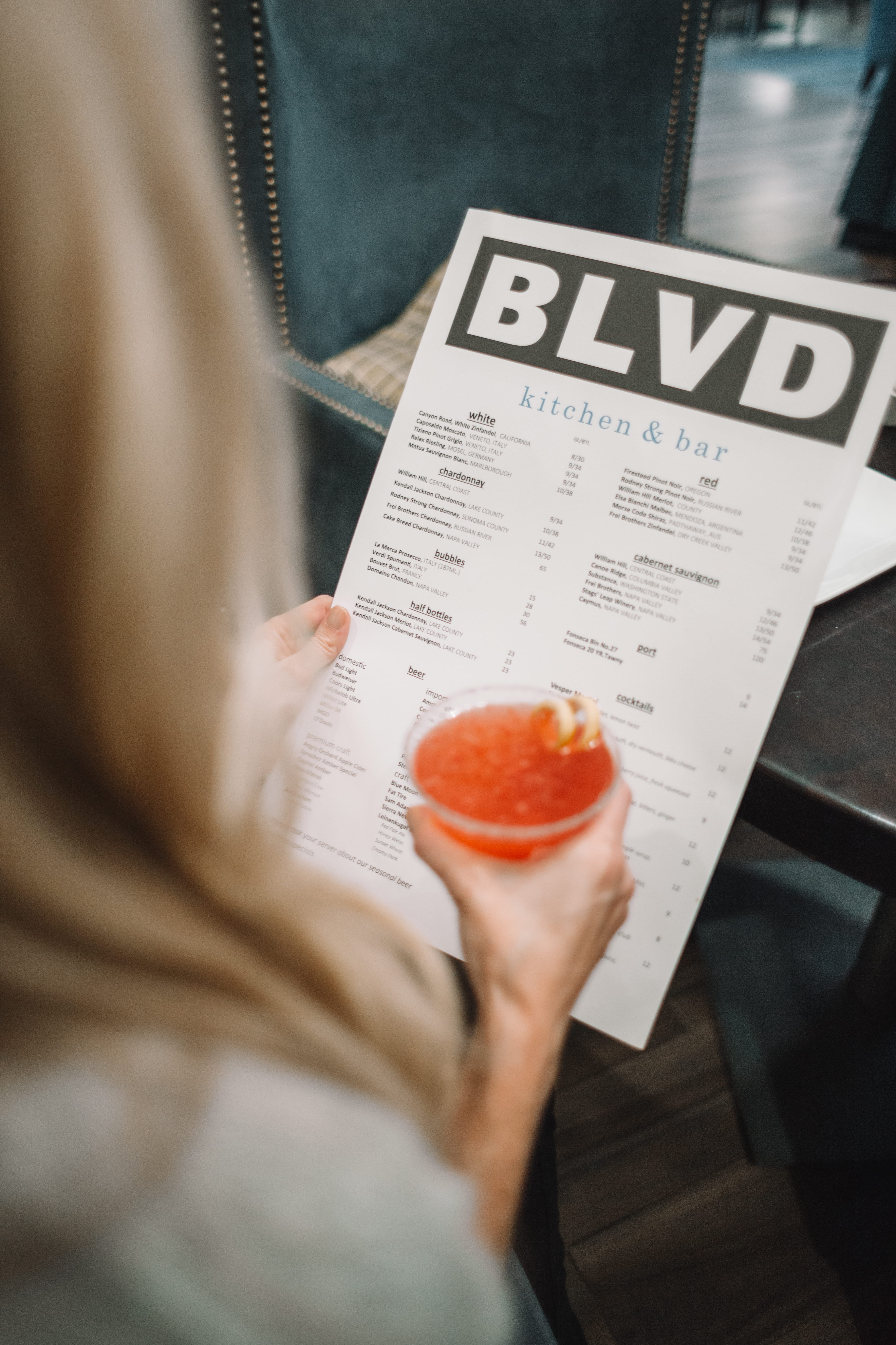 women, paper, lifestyles, indoors, reading, human, restaurant menu, dinner menu, person, head, food, finger, fruit, teenager, communication, dinner, leisure activity, Phone HD Wallpaper