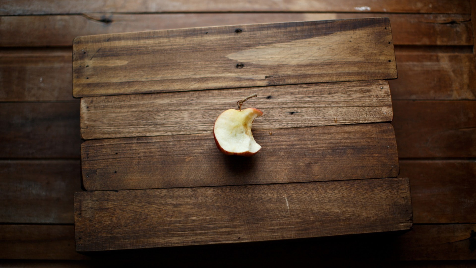 indoors, day, single object, depth of field, food and drink, freshness, wood - material, planks, one animal, fruit, close-up, no people, still life, table, HD Wallpaper
