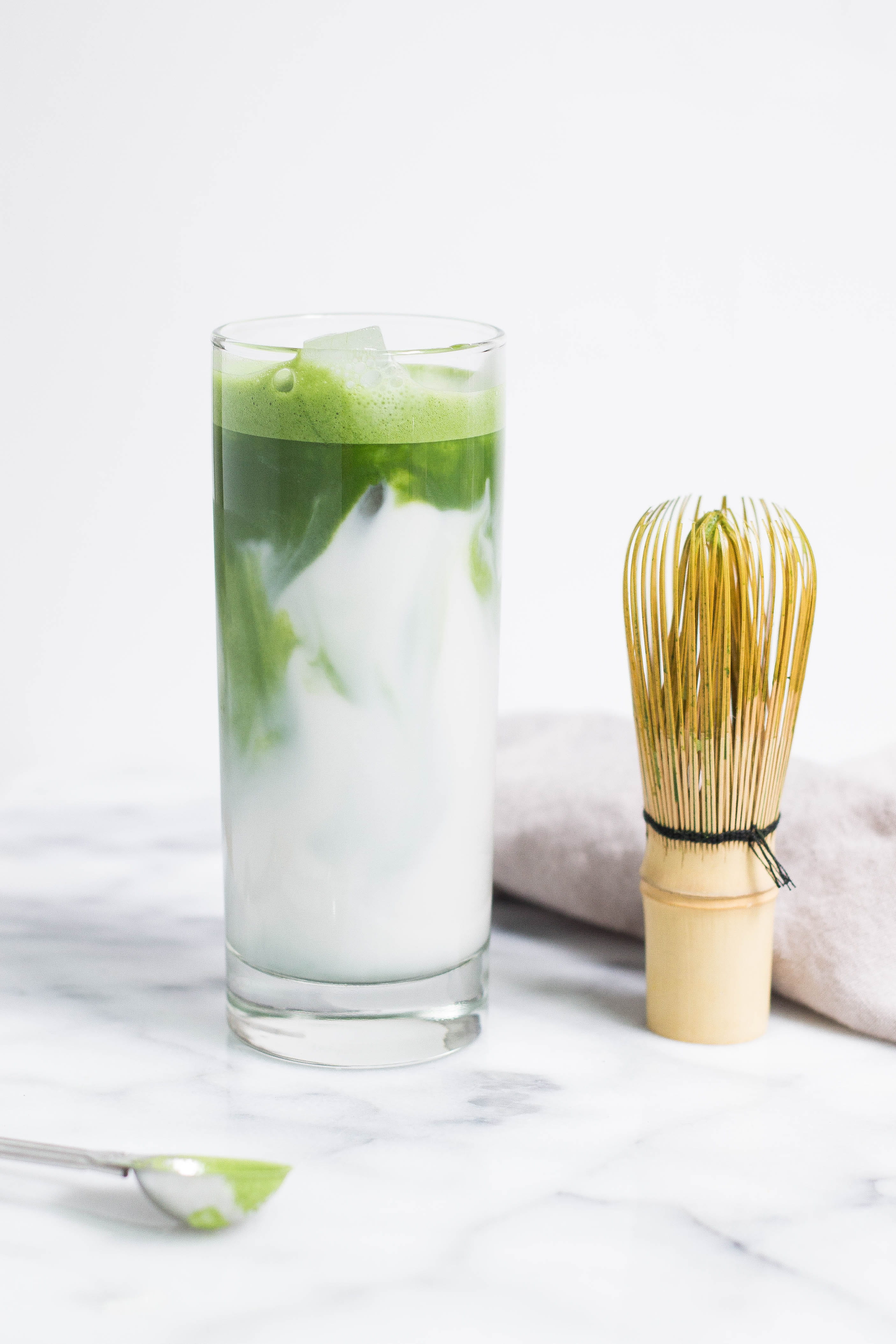 no people, water, refreshing, household equipment, food, indoors, freshness, food and drink, tall, studio shot, mojito, refreshment, green tea, glass, tea, Phone HD Wallpaper