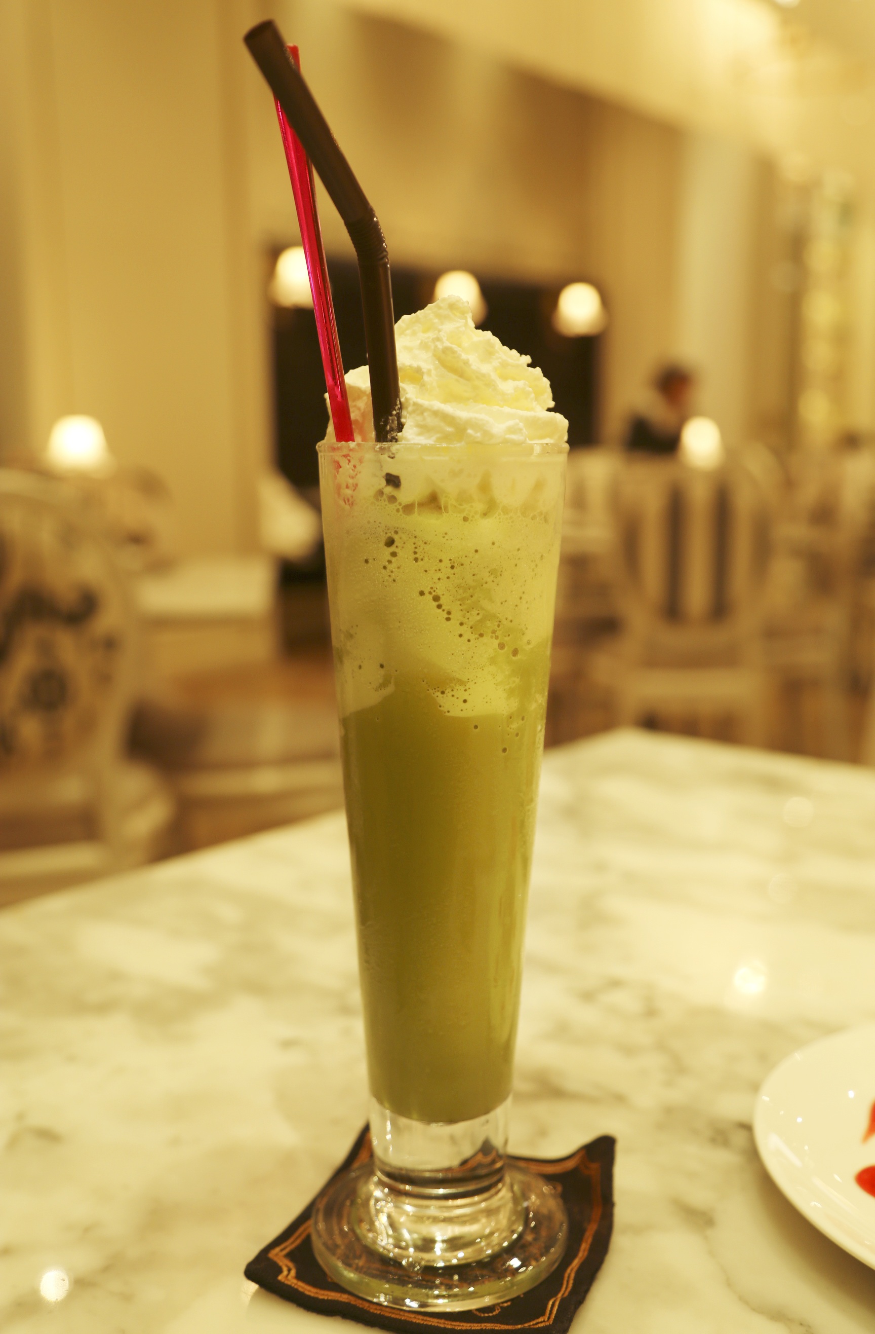 thailand tea, clear, indoors, shake, café frappé, milk, straw, green tea, green, drinking, table, freshness, ready-to-eat, marble, food and drink, top, Phone HD Wallpaper