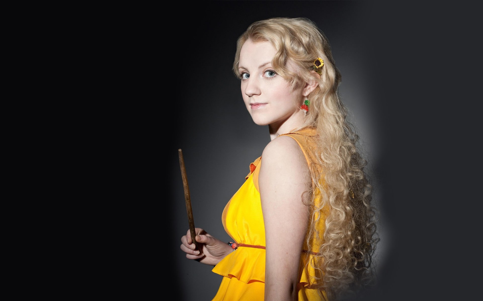 1080P, evanna lynch yellow dress harry potter luna lovegood looking back blonde, HD Wallpaper