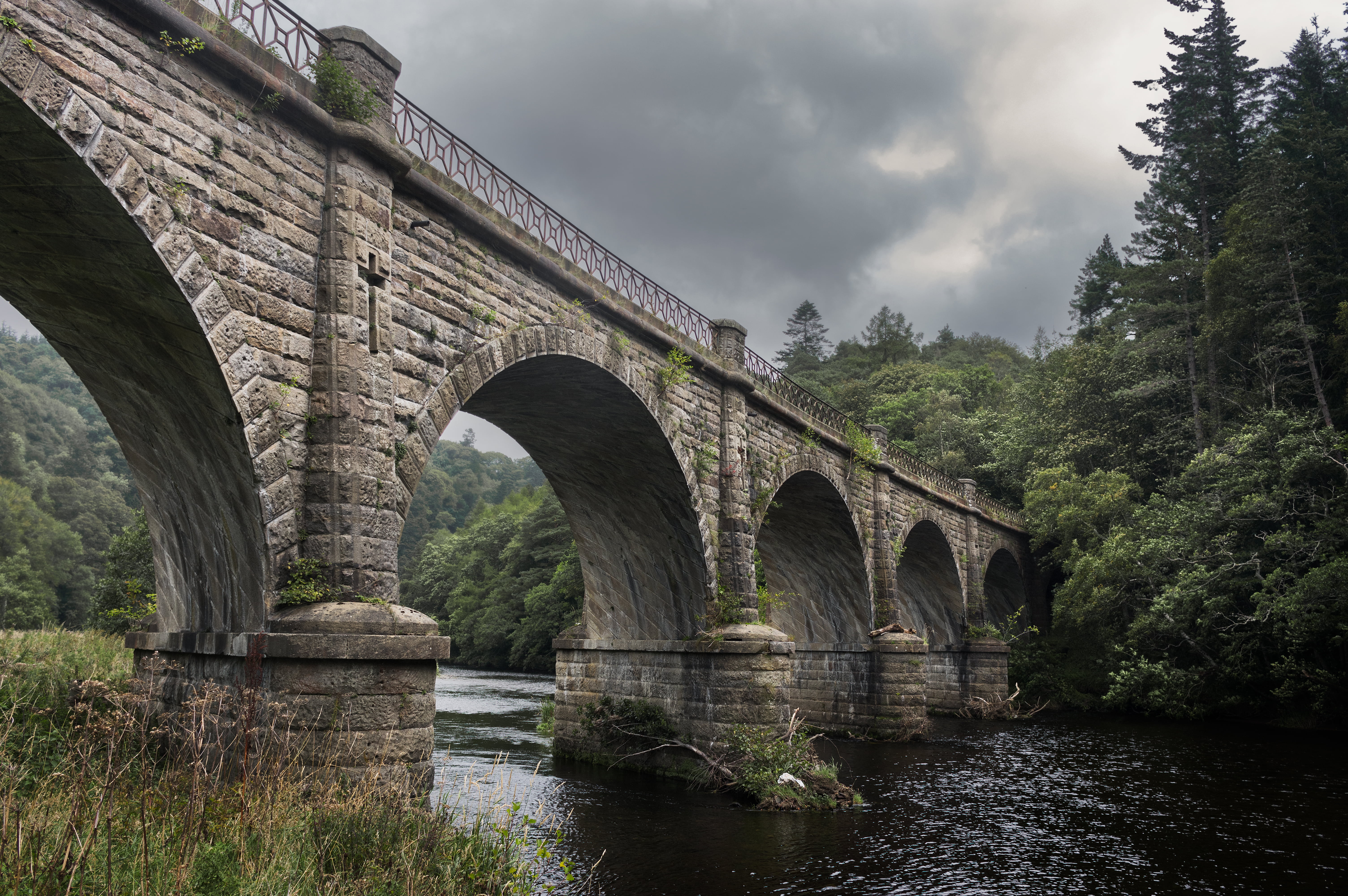 gray, trees, Category A, concrete, Neidpath Viaduct, River  Tweed, bridge, architecture, green, bridge  River, Neidpath  Viaduct, neidpath, bridge - Man Made Structure, HD Wallpaper