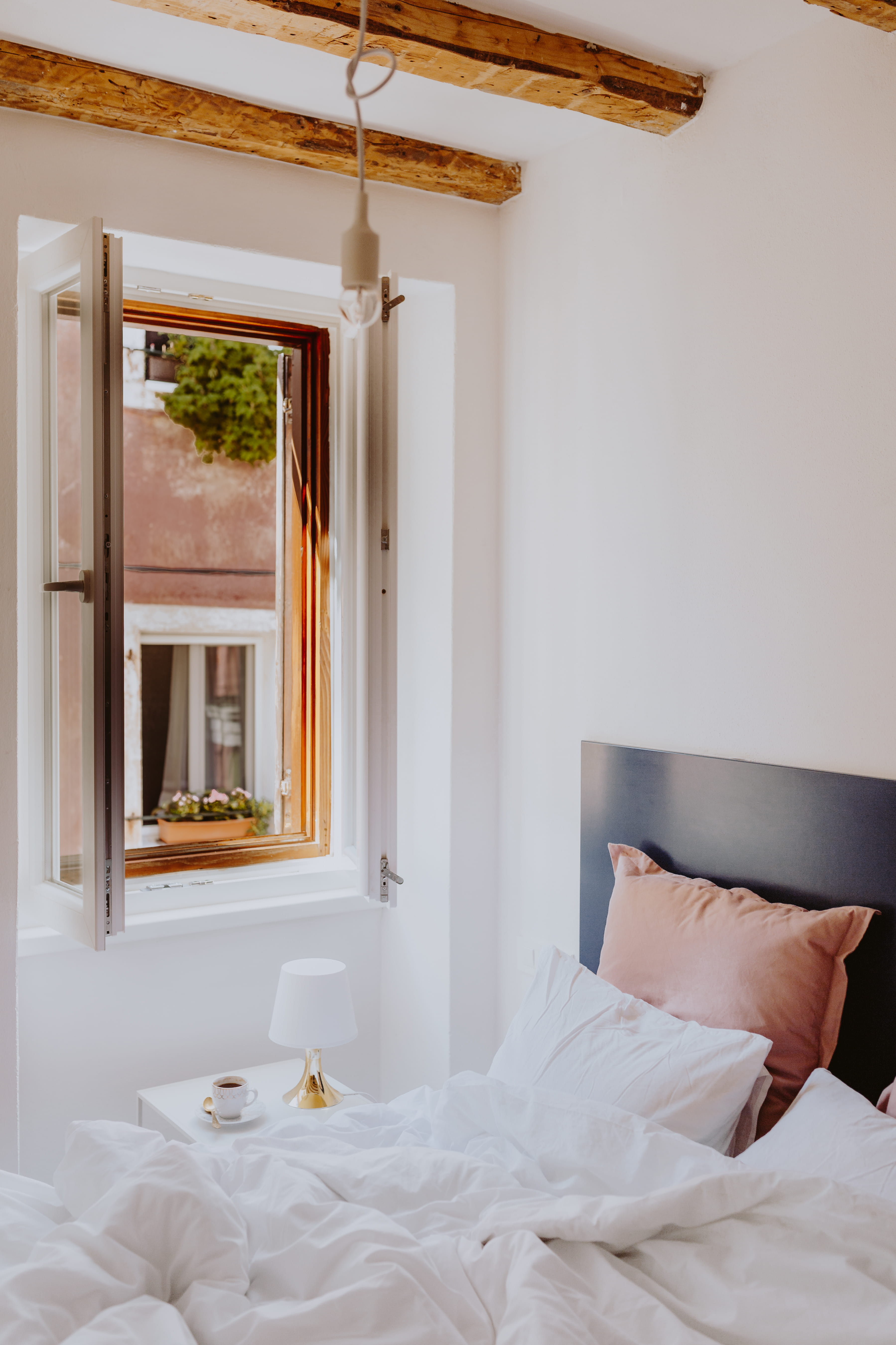 building, built structure, indoors, comfortable, bed, 5K, architecture, luxury, plant, home showcase interior, lighting equipment, home, window, domestic room, Phone HD Wallpaper