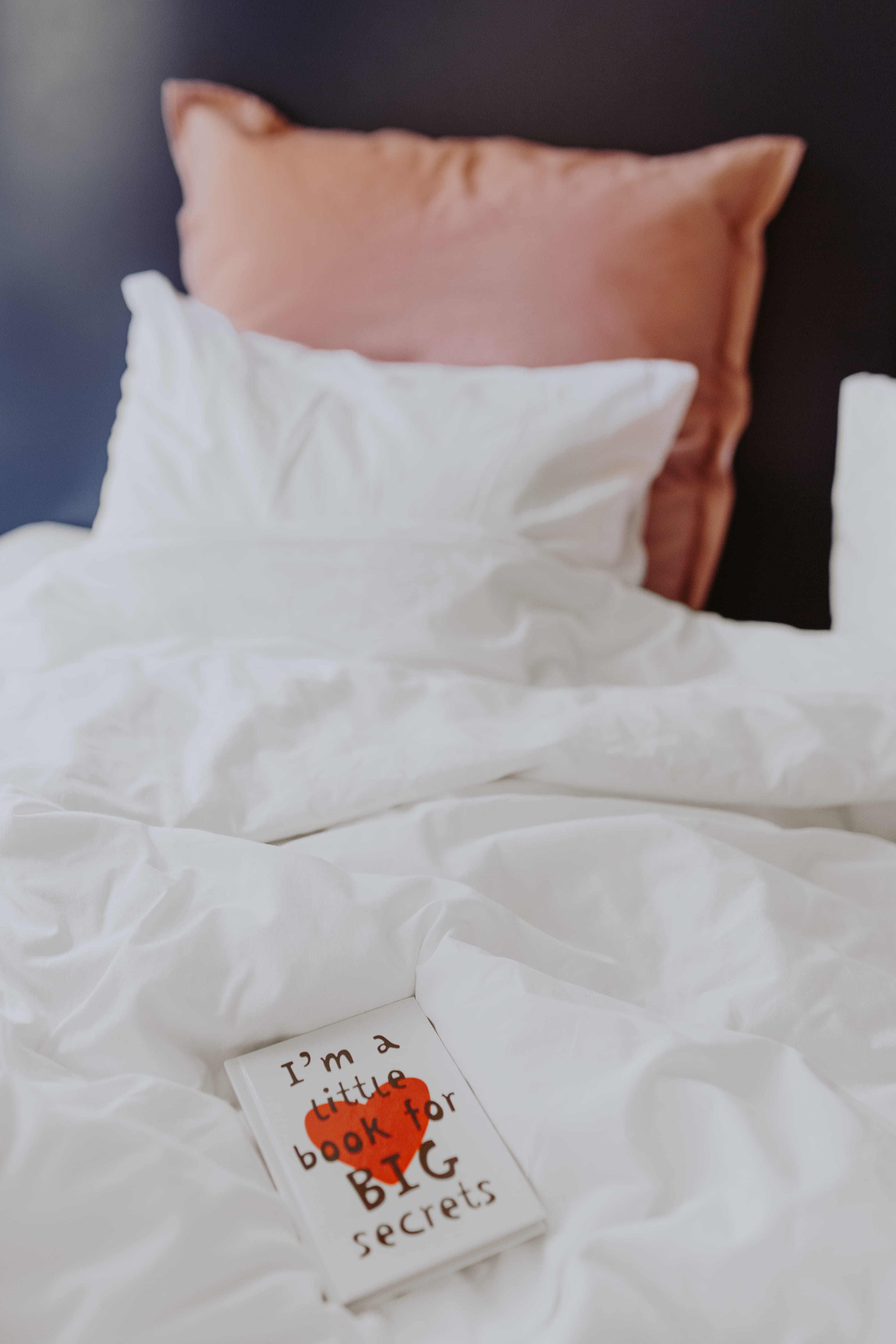 pillow, pillows, white color, real people, home interior, close-up, interior, bedding, window, indoors, high angle view, relaxation, domestic room, furniture, Phone HD Wallpaper