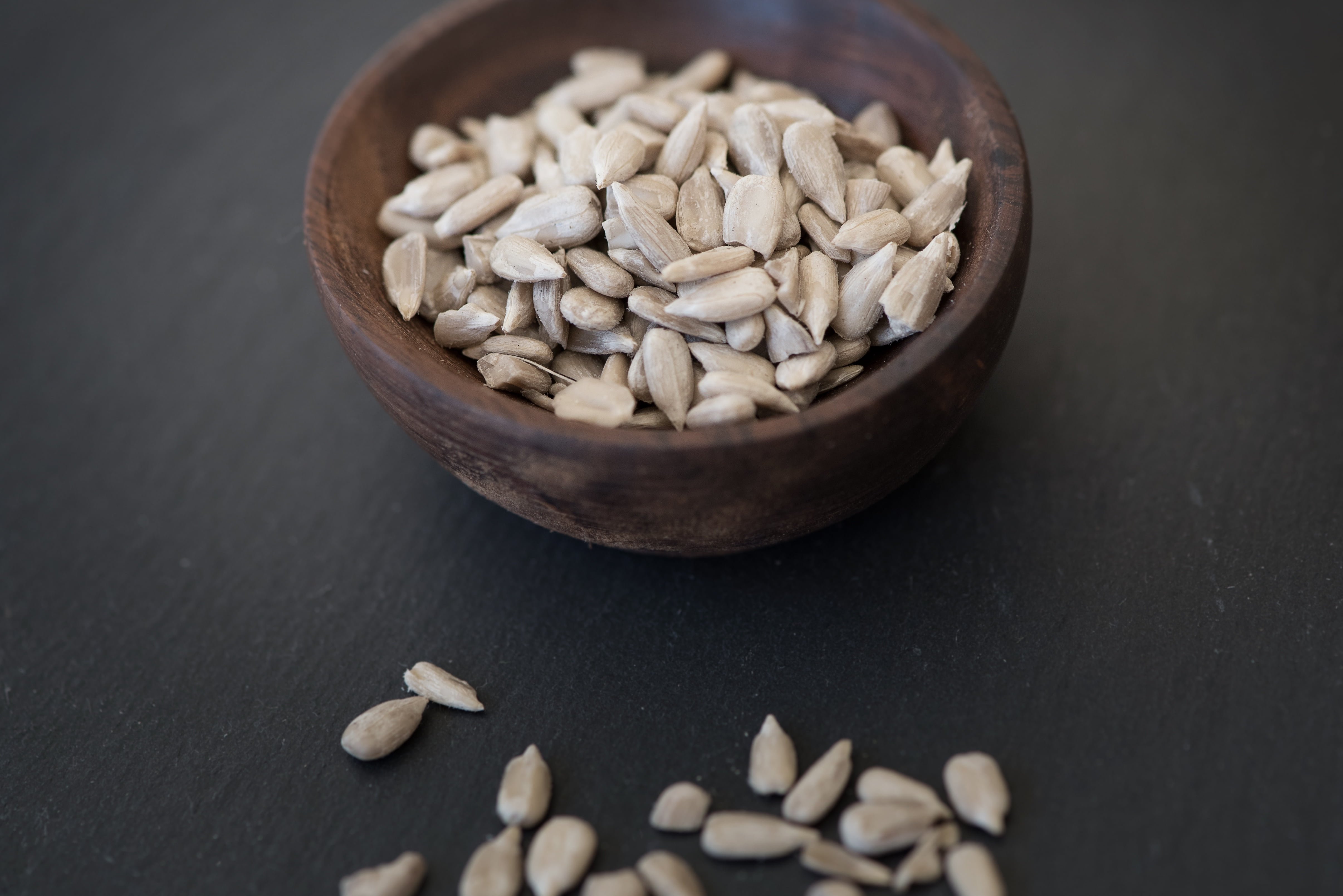 wellbeing, shelled sunflower seeds, minerals, cardamom, table, food and drink, snack, freshness, holzschüsselchen, dried food, raw food, seed, healthy, HD Wallpaper