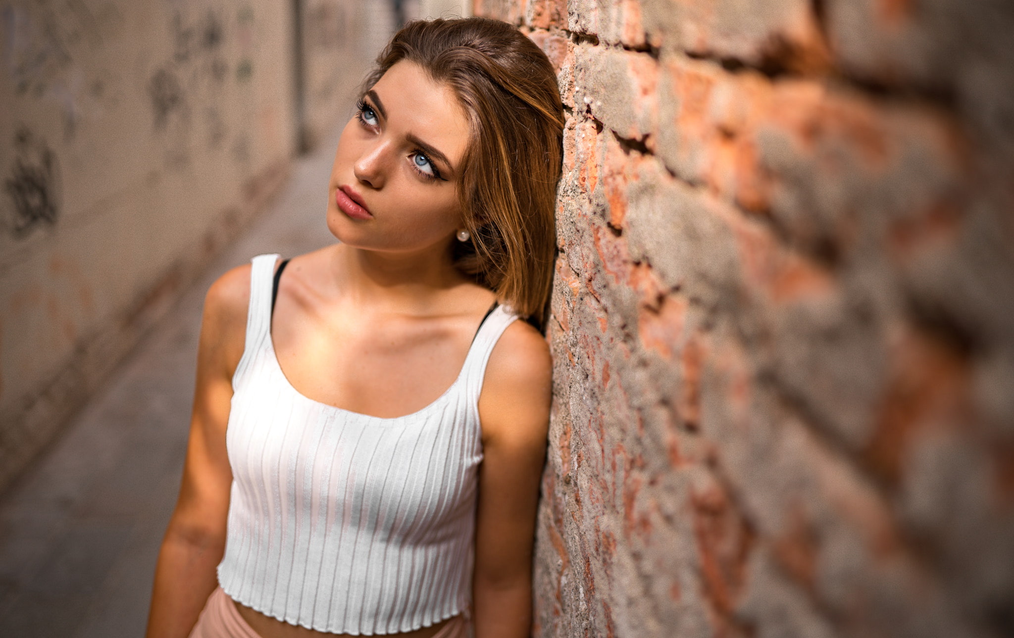 blonde, 1080P, bricks, women, portrait, wall, Marco Squassina, HD Wallpaper