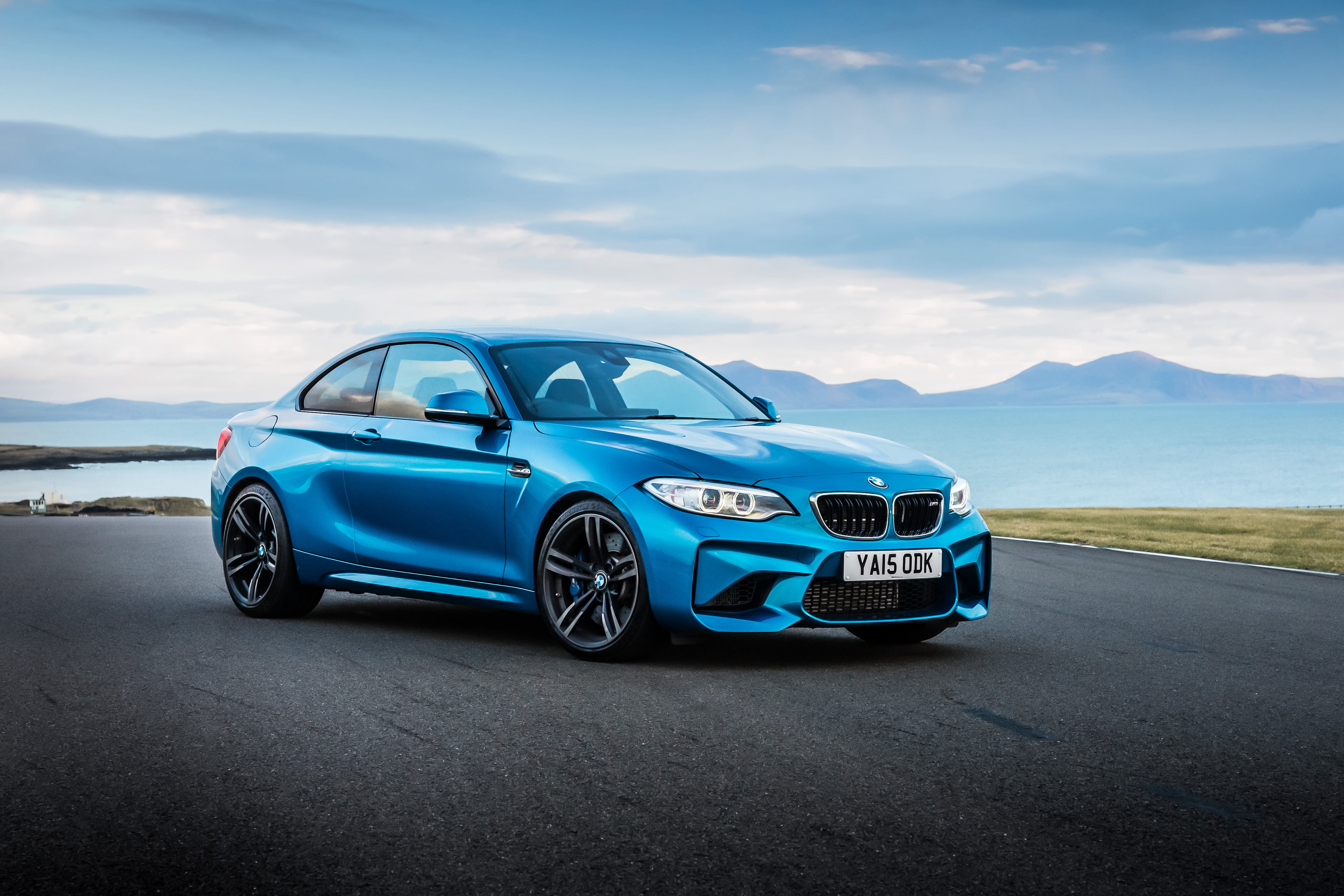 f87, upper Class, motion, sky, car, power, sedan, road trip, stationary, luxury, expense, driving, looking At View, super - Film Title, wheel, shiny, new, HD Wallpaper