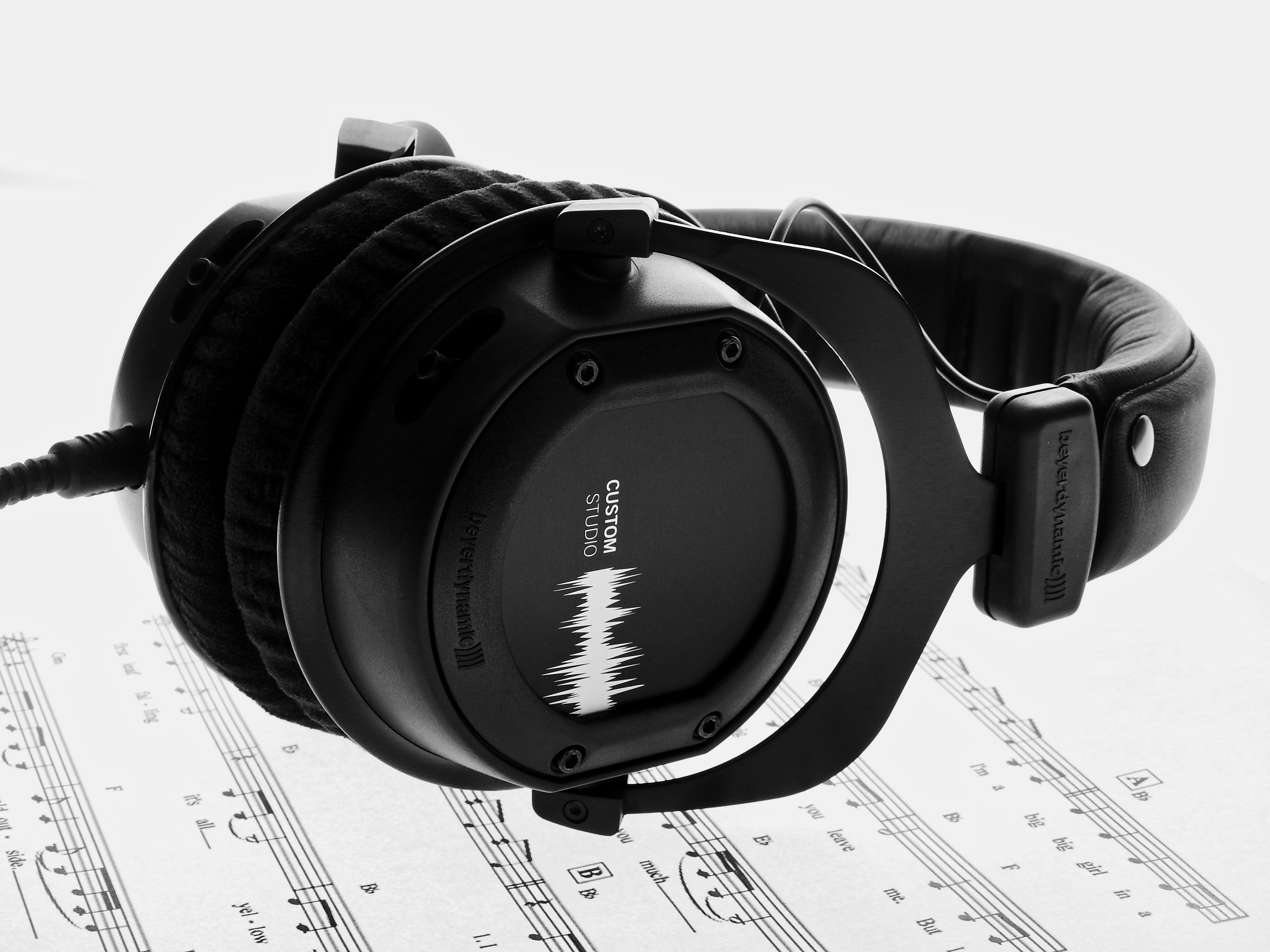 close-up, Headphones, single object, Music, arts culture and entertainment, Audio, black color, digital camera, song, mp3, accuracy, Sound, equipment, technology, HD Wallpaper