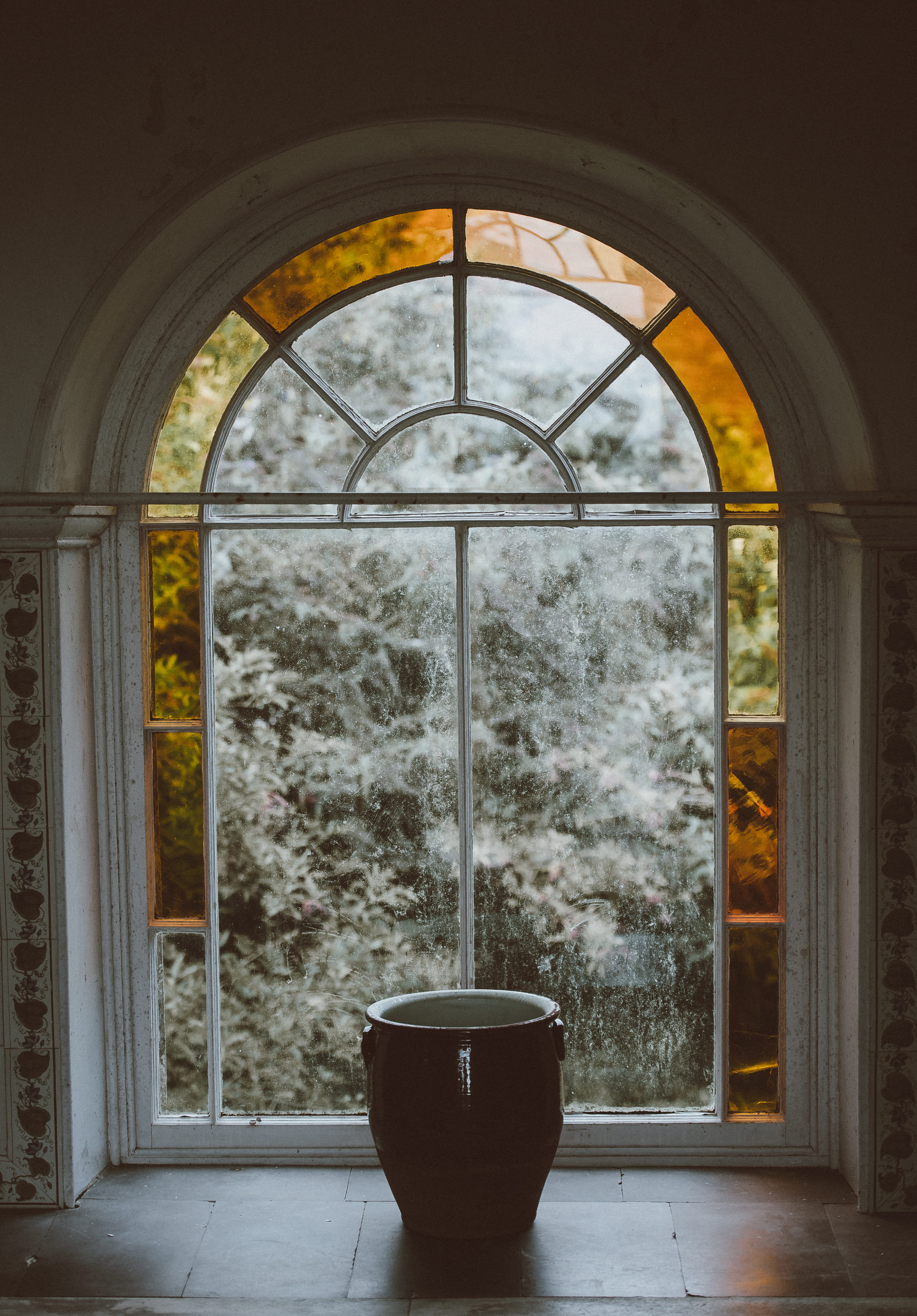 pot, ventana, stained glass, built structure, interior, arch, ceramic, indoors, home, window frame, black, no people, water, 4K, day, vase, close-up, stone, Phone HD Wallpaper