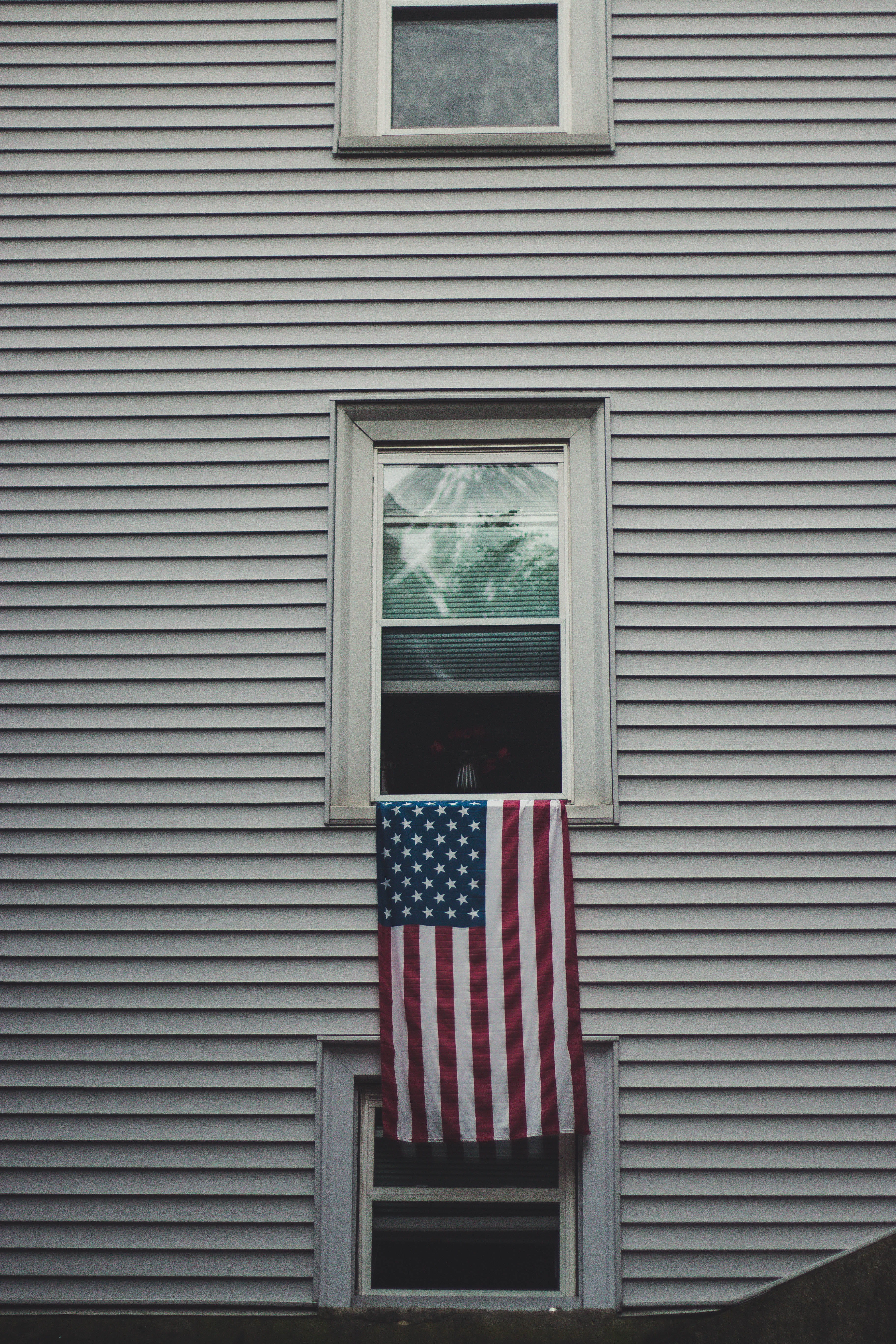 pane, flag, window ledge, striped, blue, building Exterior, day, minimal, white, window view, patriotism, american Culture, 5K, red, american Flag, vscocollective, Phone HD Wallpaper