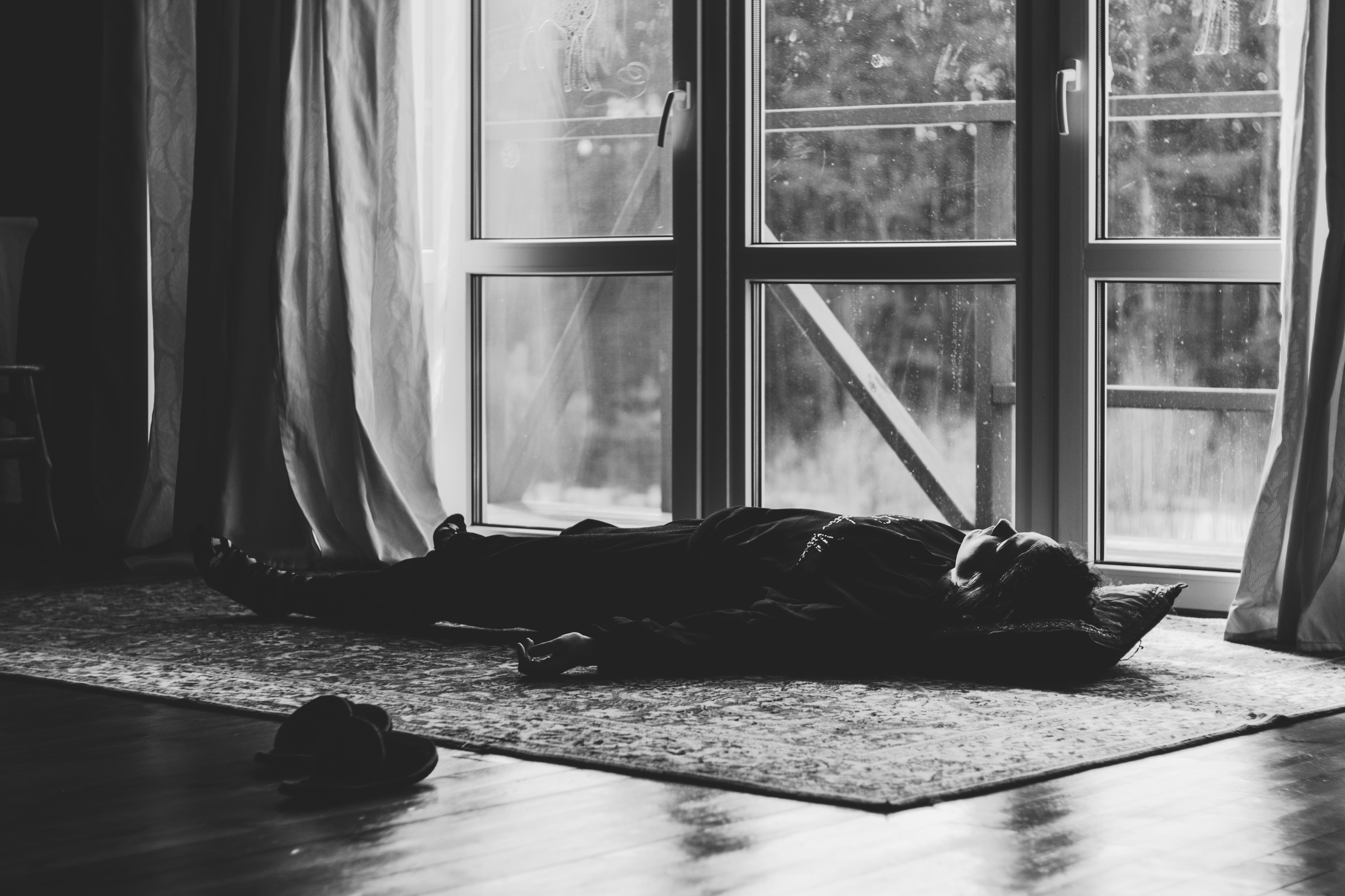 window ledge, carpet, monochrome, metalanguage, women, relaxation, 5K, sleep, HD Wallpaper