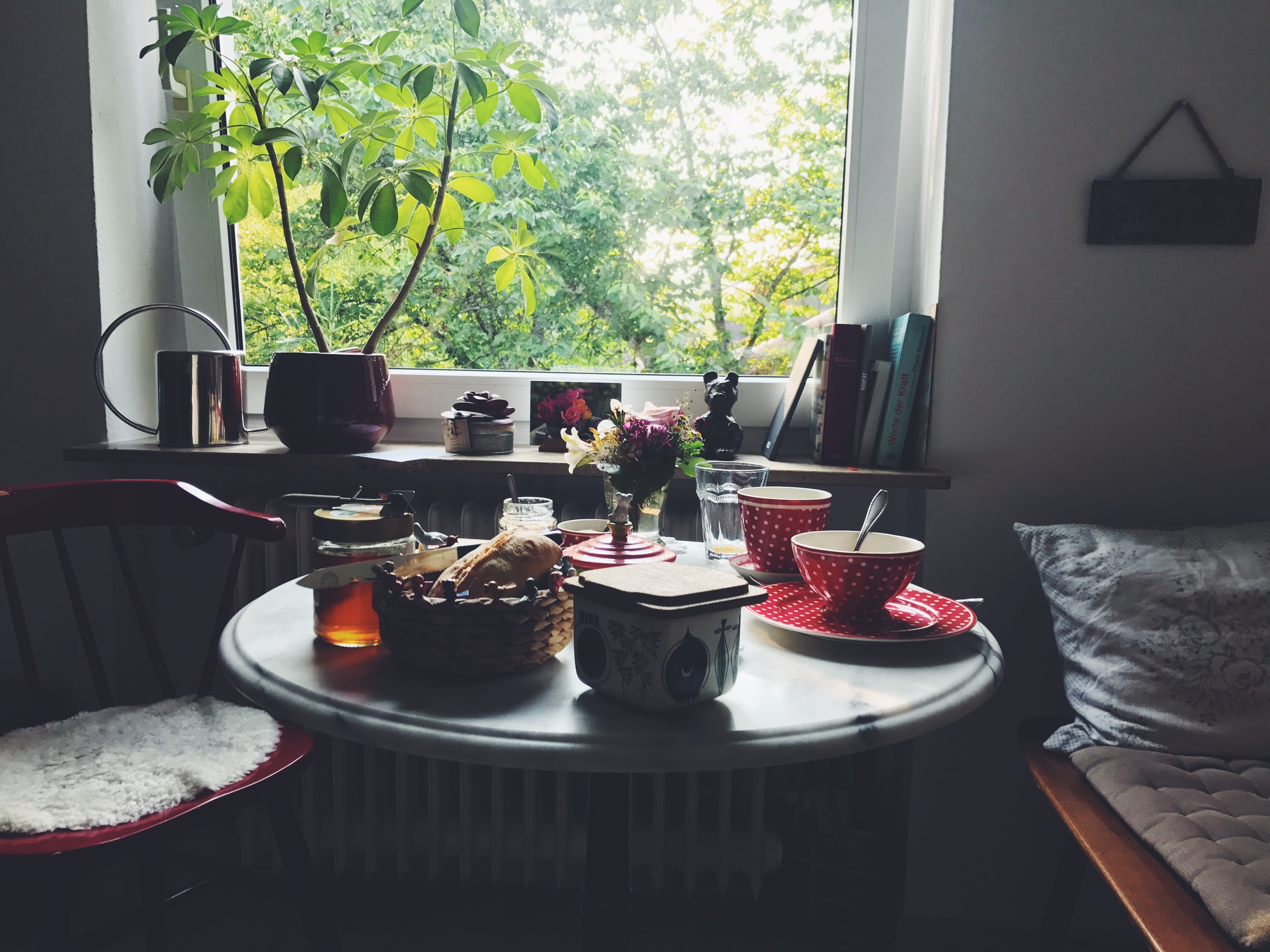day, absence, home Interior, milk, domestic Room, Table, kitchen, no People, luxury, fruit, potted plant, seat, coffee, food, 4K, modern, furniture, freshness, HD Wallpaper