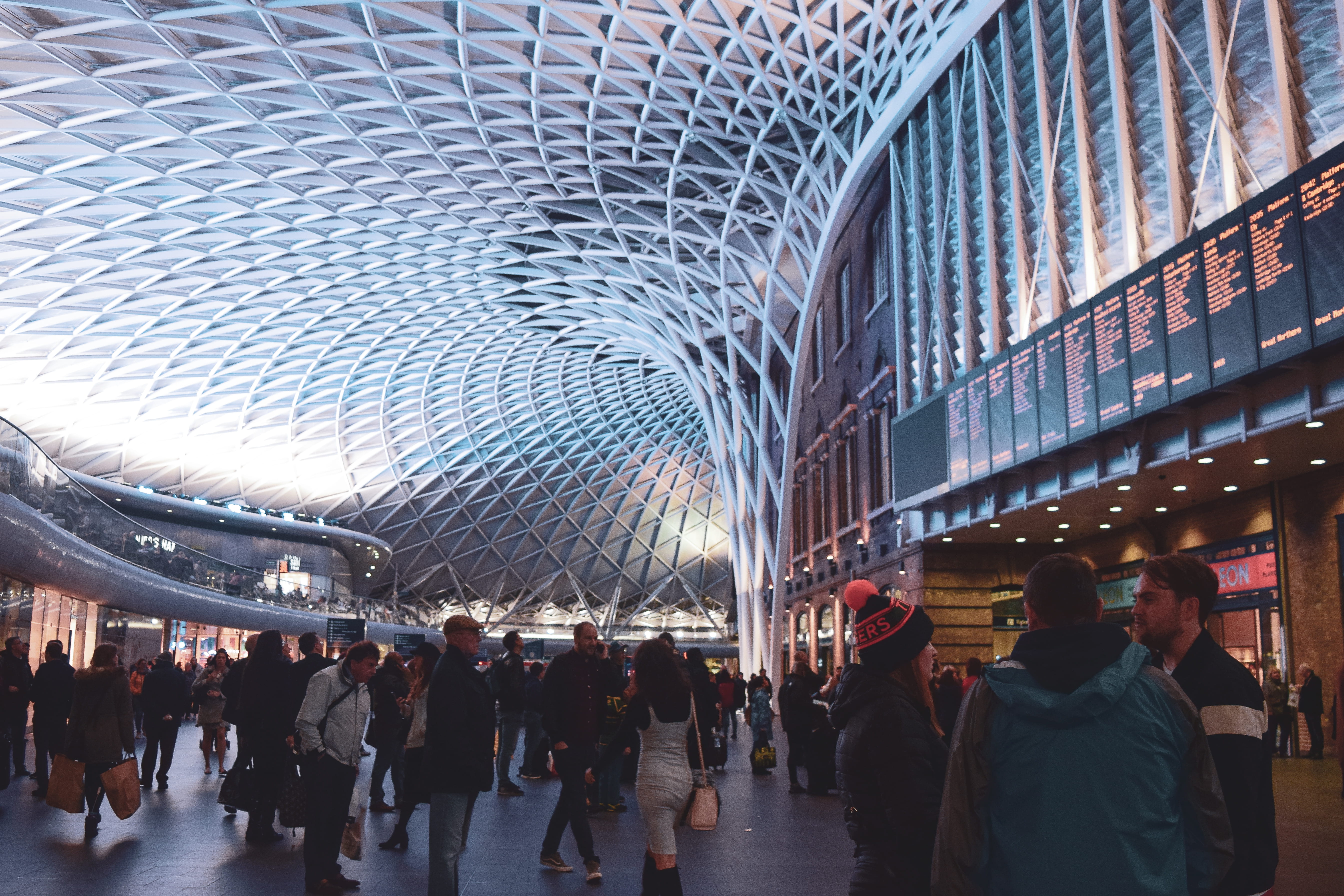 pedestrian, ceiling, large group of people, group of people, downtown, lifestyles, men, kings cross, crowd, people, building, convention center, train, HD Wallpaper