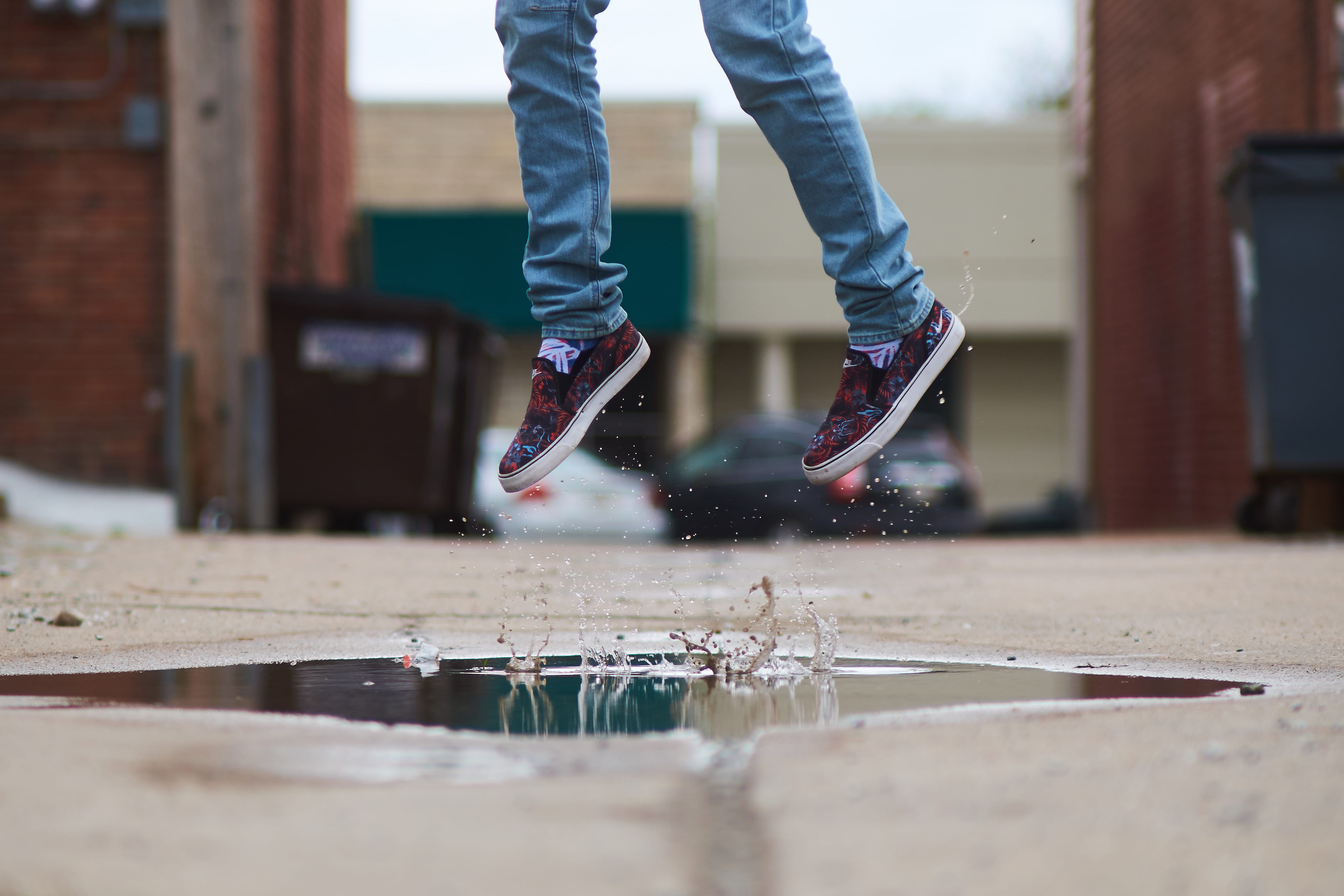 shoes, architecture, body part, nature, human body part, 4K, sneakers, street, shoe, selective focus, day, puddle, water, person, wet, motion, jeans, men, HD Wallpaper
